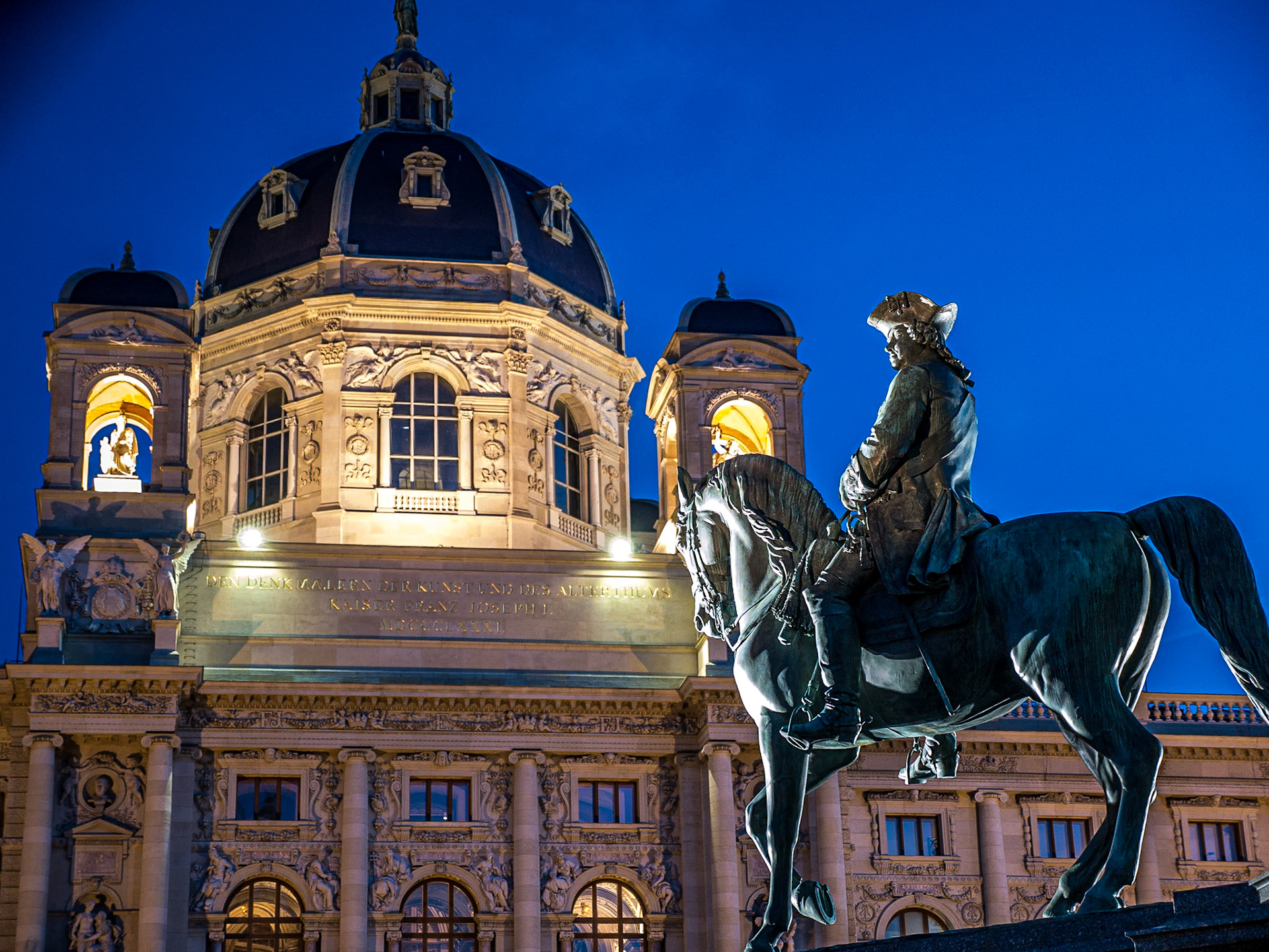 Maria-Theresien garden, Vienna, 10 Nov 2014