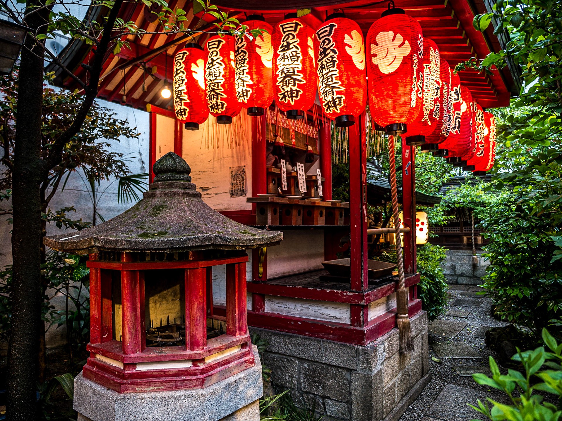 Nishiki Tenman-gu shrine, Nishiki market, Kyoto, 28 Apr 2016