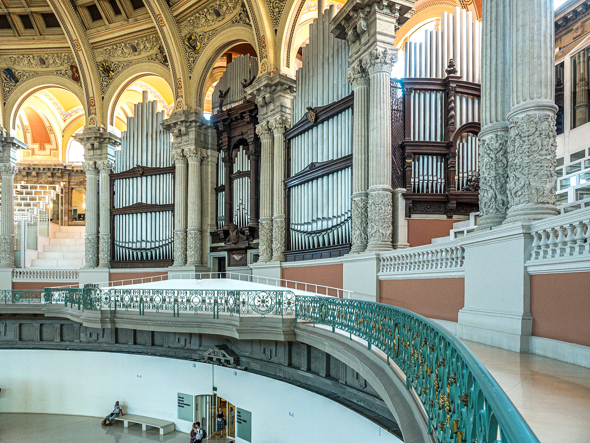 Oval Hall, Museu Nacional d'Art de Catalunya (MNAC), Barcelona, 24 Jun 2016