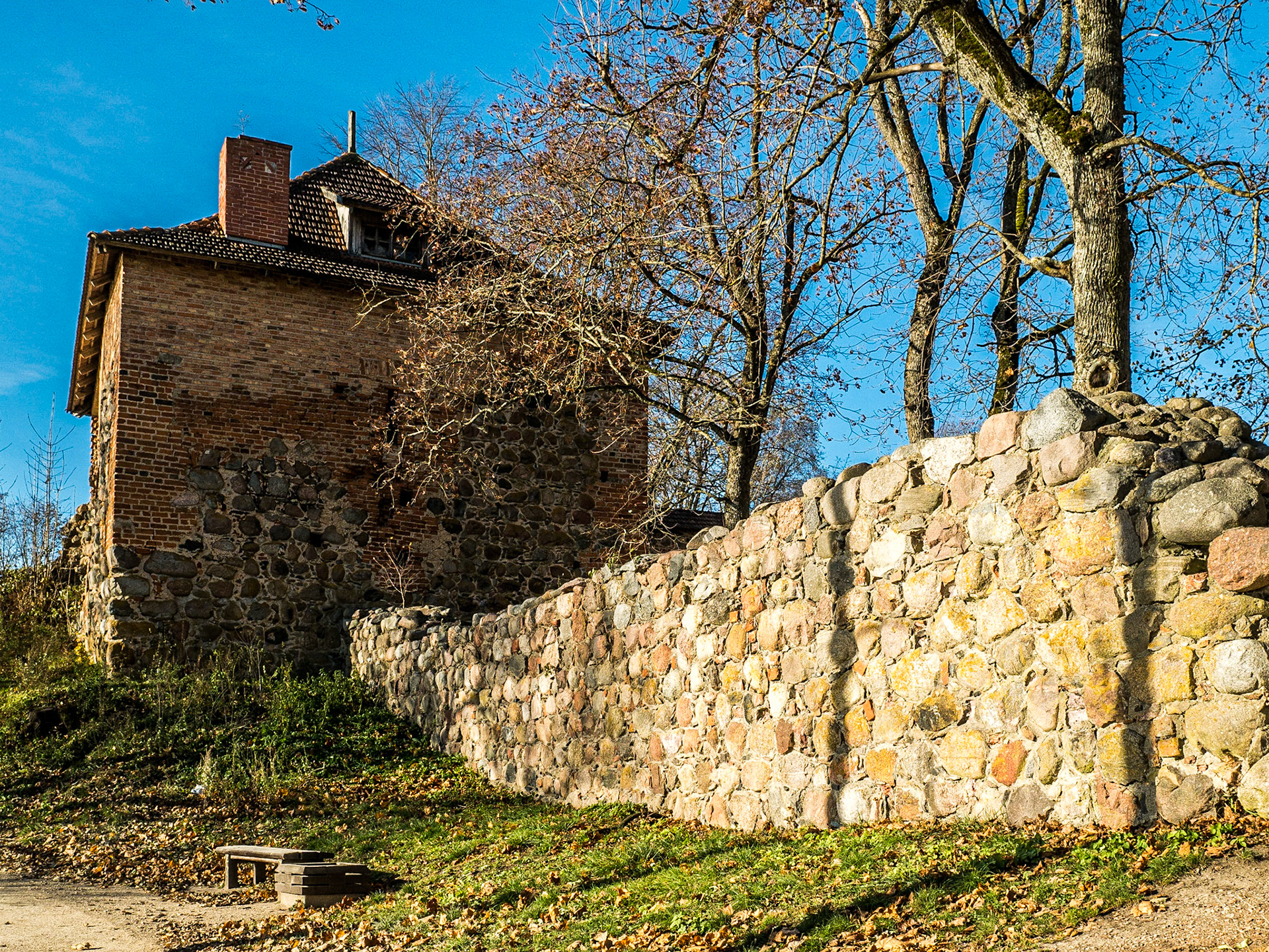 Walking to Trakai, 25 Oct 2014