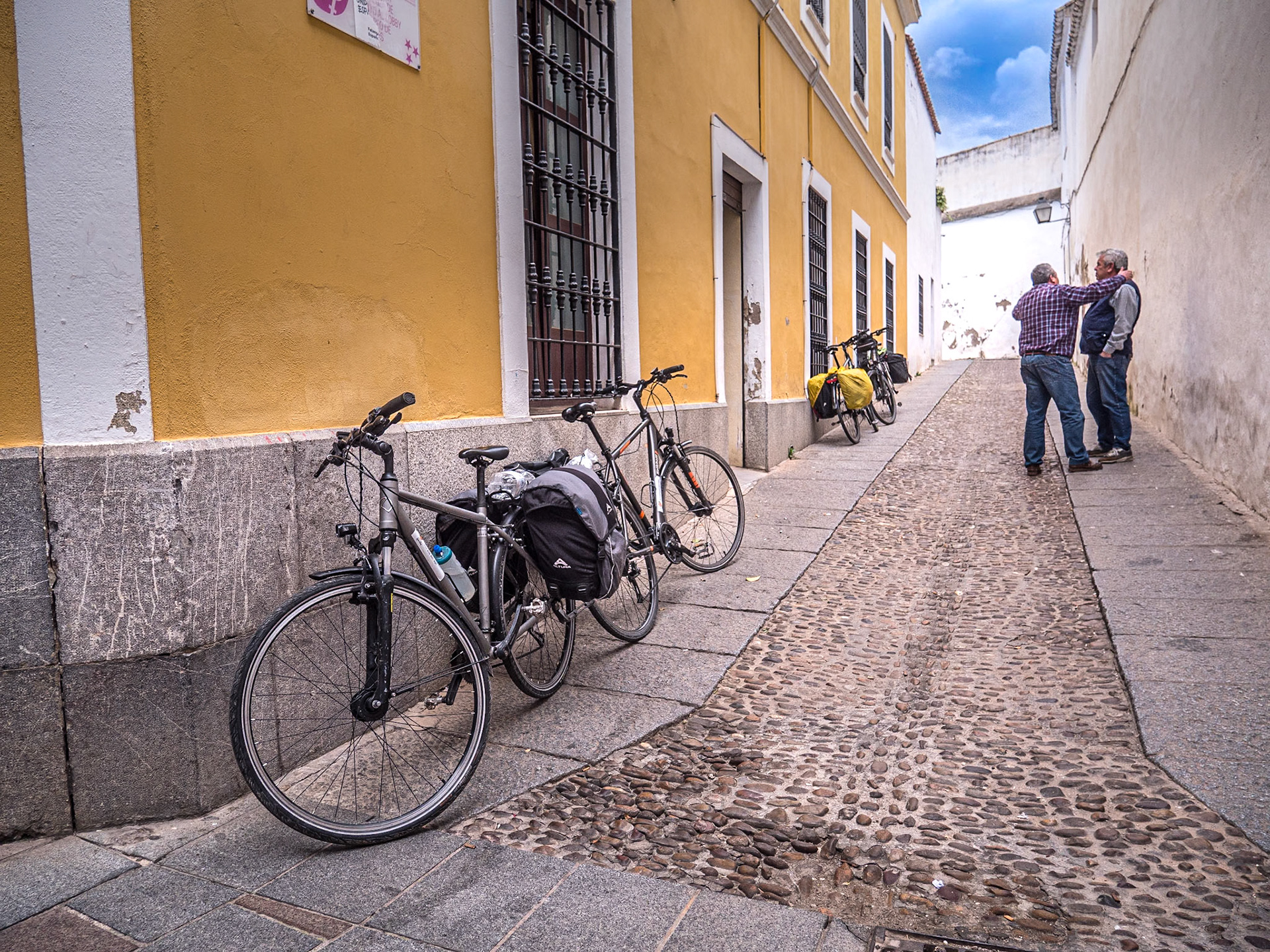 Outside Taberna Góngora, Calle Conde de Torres Cabrera, Córdoba, 20 Apr 2022
