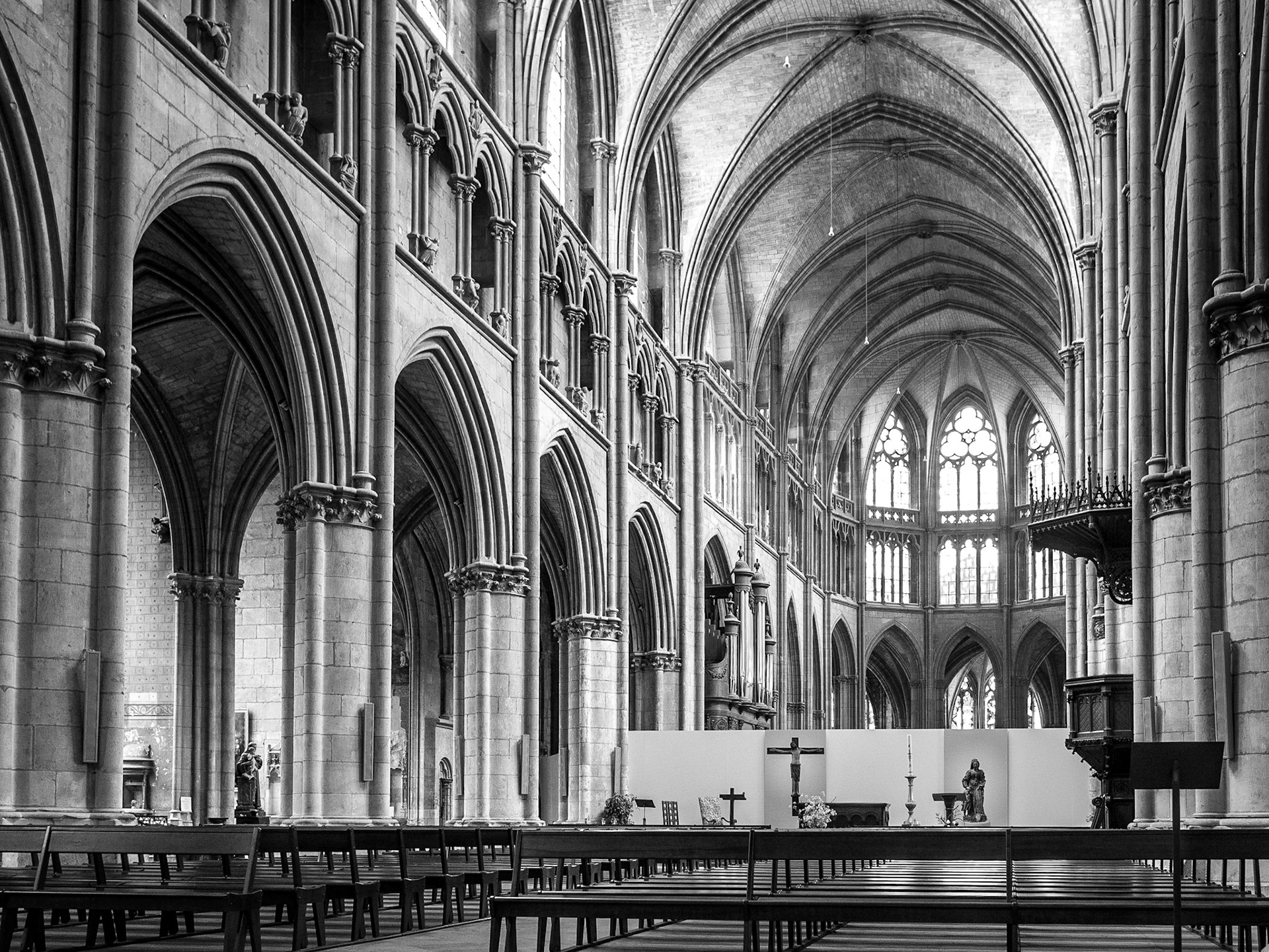 Inside Nevers Cathedral, 13 May 2016