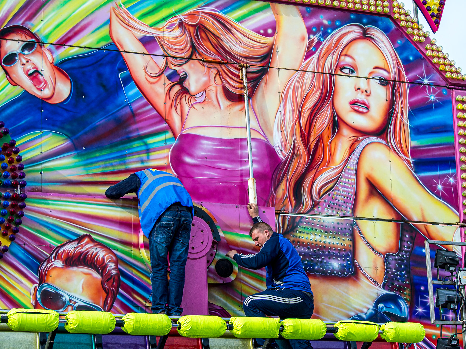 Mending an attraction, North Wall Quay, 2 Jun 2013