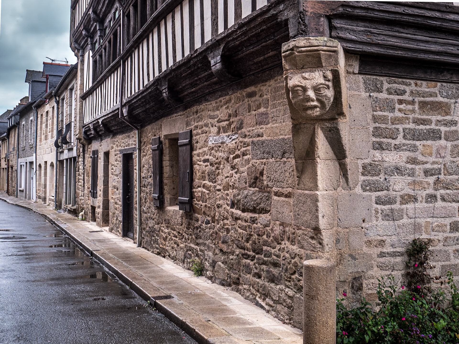 La Place 1830, Quintin, France, 25 Sep 2022