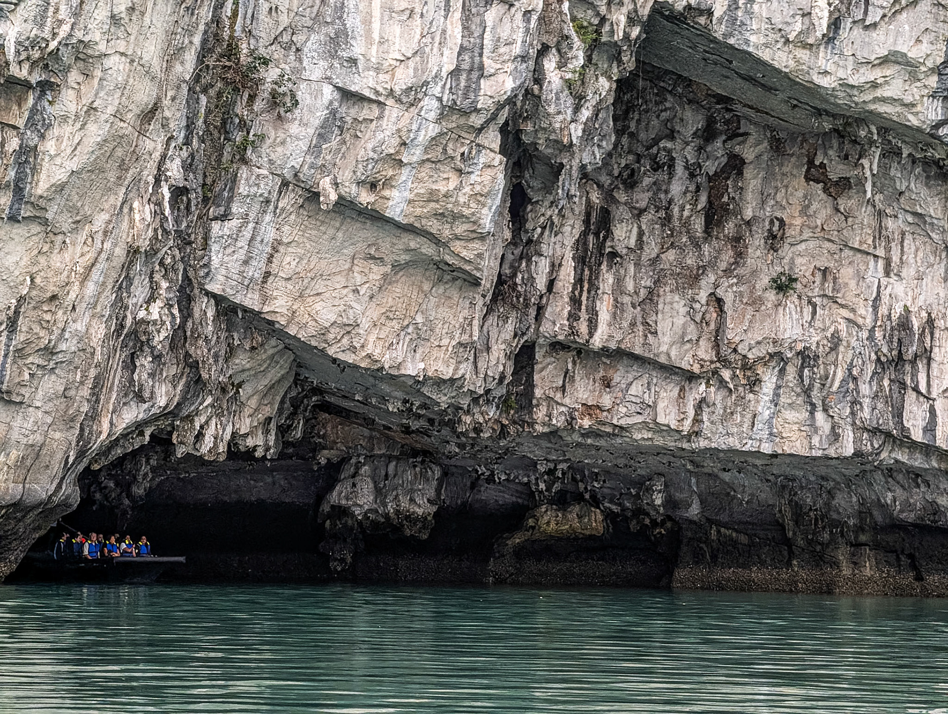 Luon Cave, Halong Bay