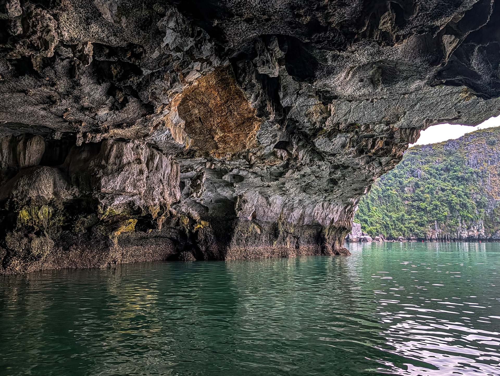 Luon Cave, Halong Bay