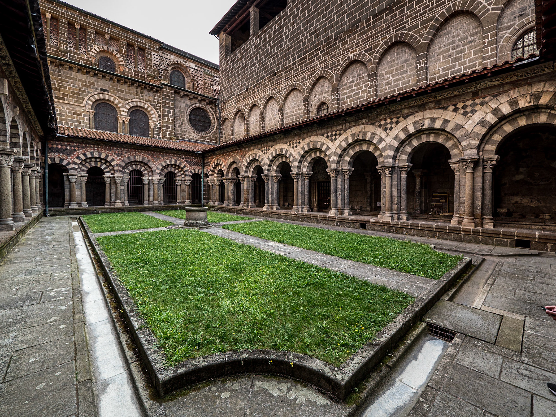 Cloister of Cathédrale Notre-Dame du Puy-en-Velay, France, 24 Jul 2024