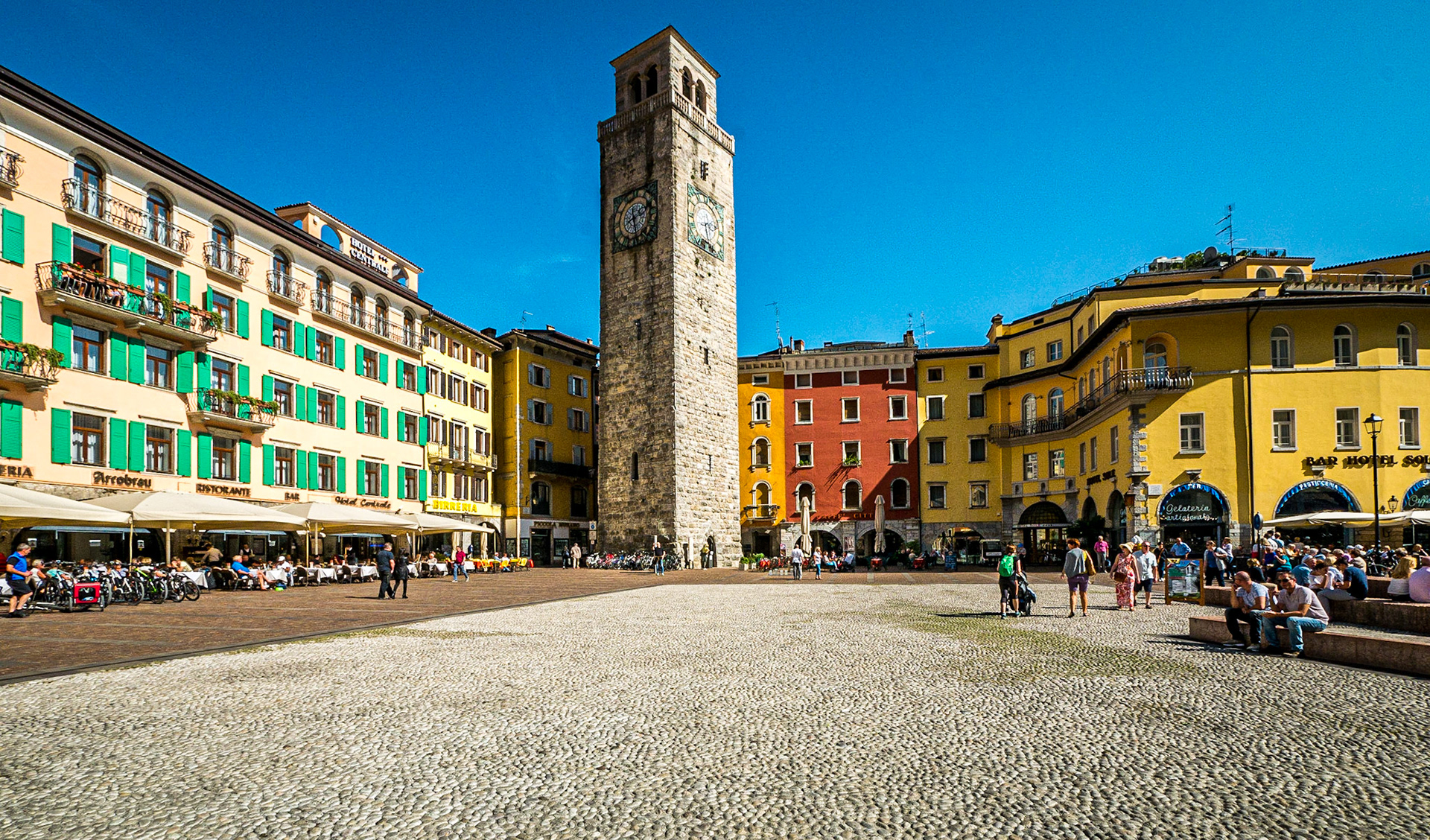 Piazza 3 Novembre, Riva del Garda, 22 Sep 2017