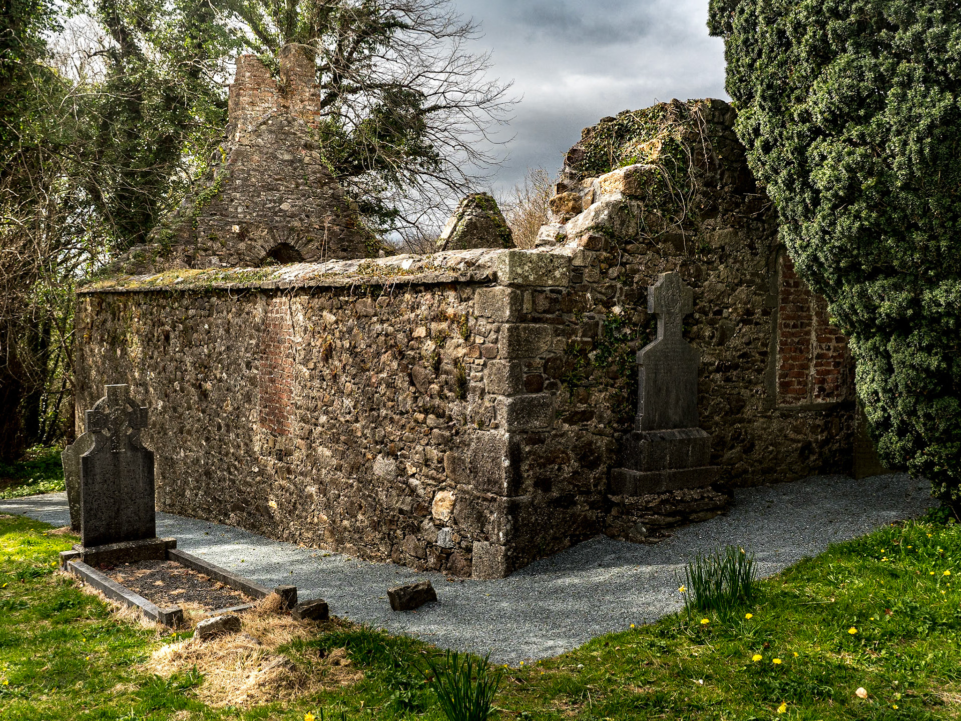 Tintern Abbey church and cemetery, Co Wexford, 5 Apr 2022