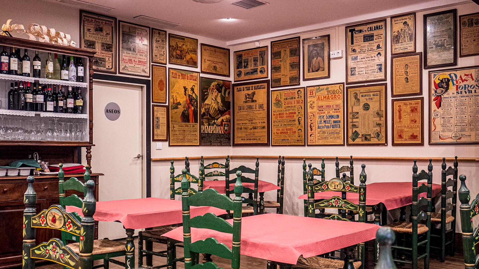 Sol y Sombra restaurant, Calle Castilla, Seville, 24 Apr 2022