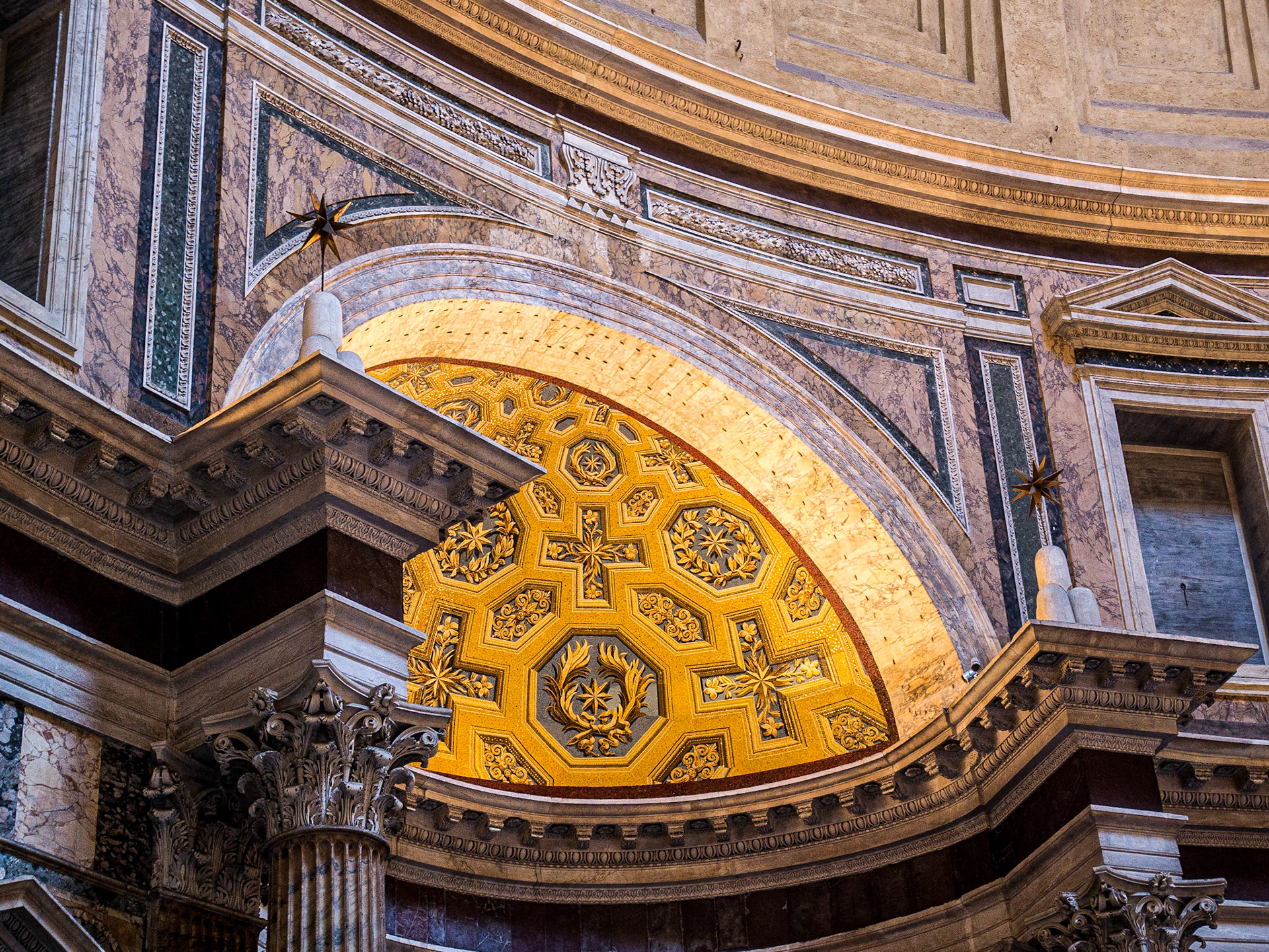 Pantheon, Rome, 24 Apr 2015