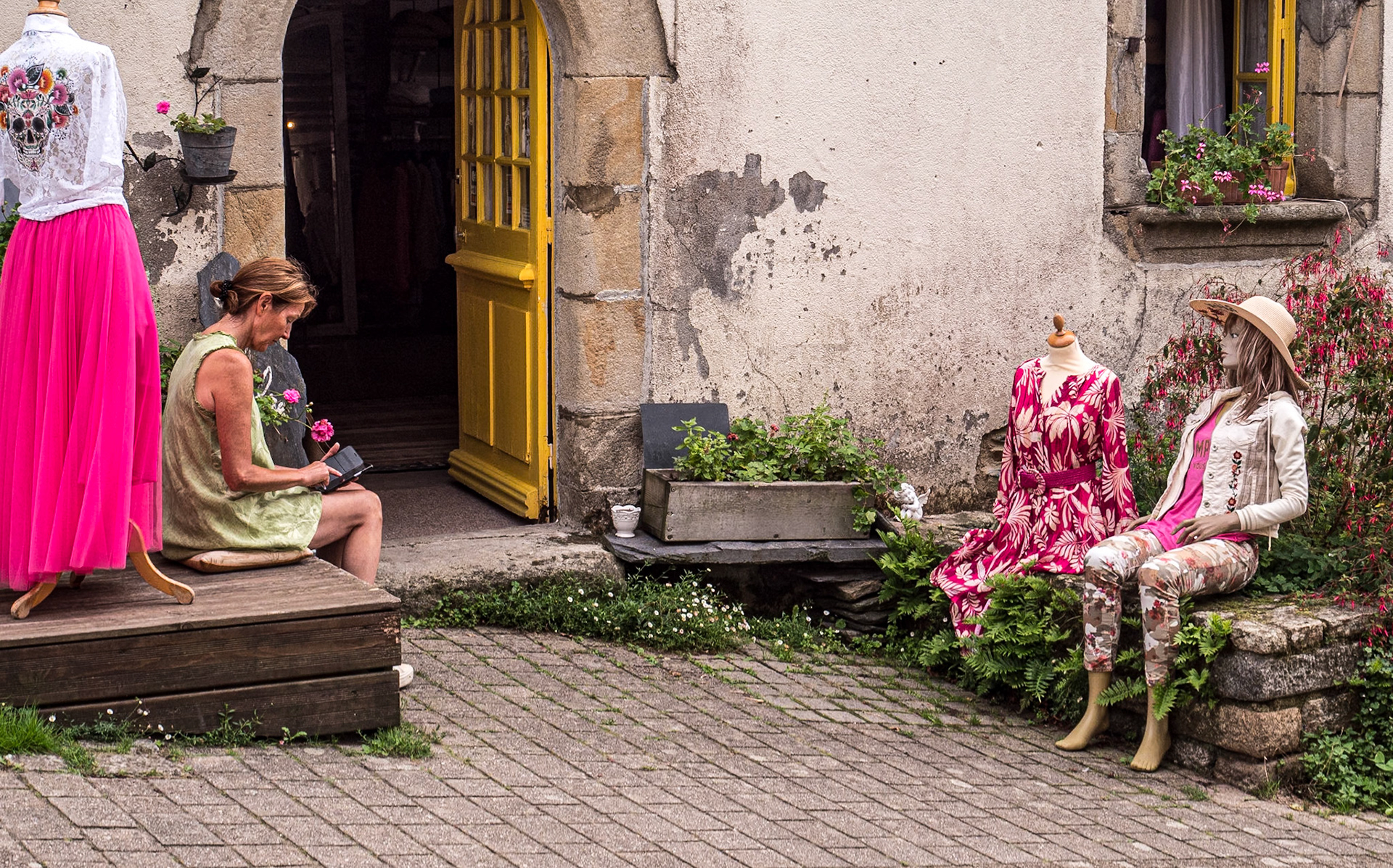 Rue Candré, Rochefort-en-Terre, France, 14 Sep 2022