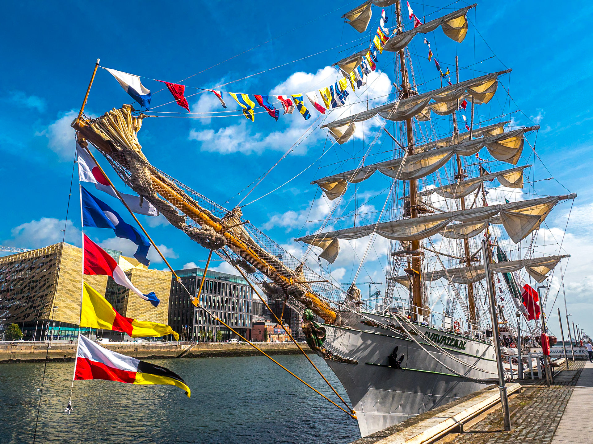 Mexican sailing ship Cuauhtémoc, Sir John Rogerson's Quay, Dublin, 6 Sep 2019