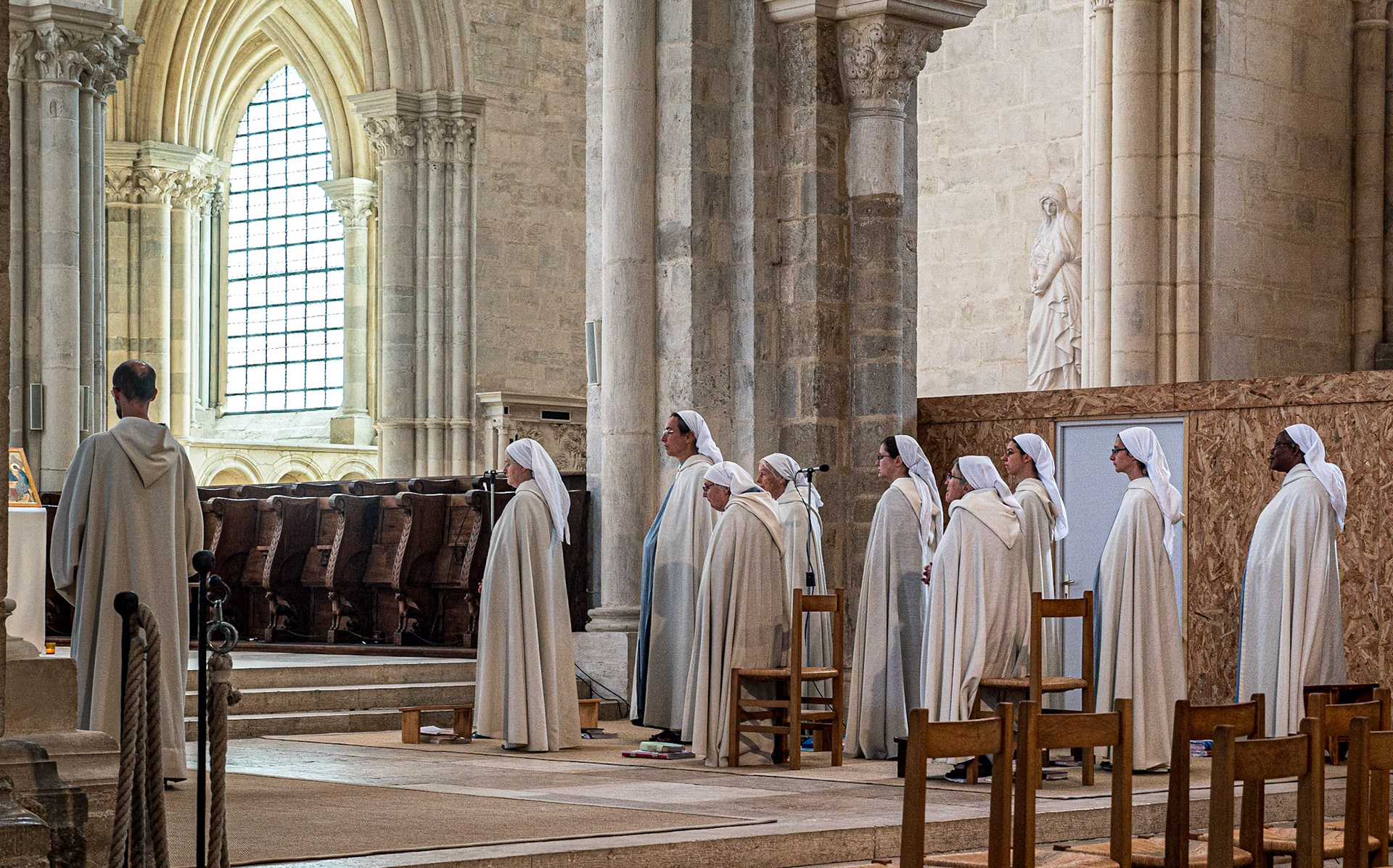 Nuns in Vézelay Abbey, 17 Sep 2019