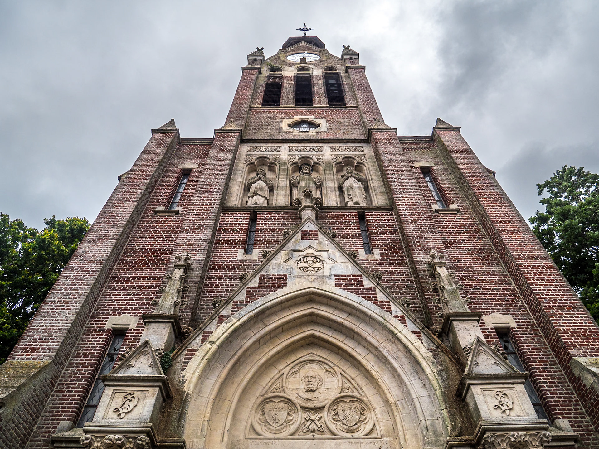 L'église Saint-Pierre, Godewaersvelde, France, 7 Jul 2022