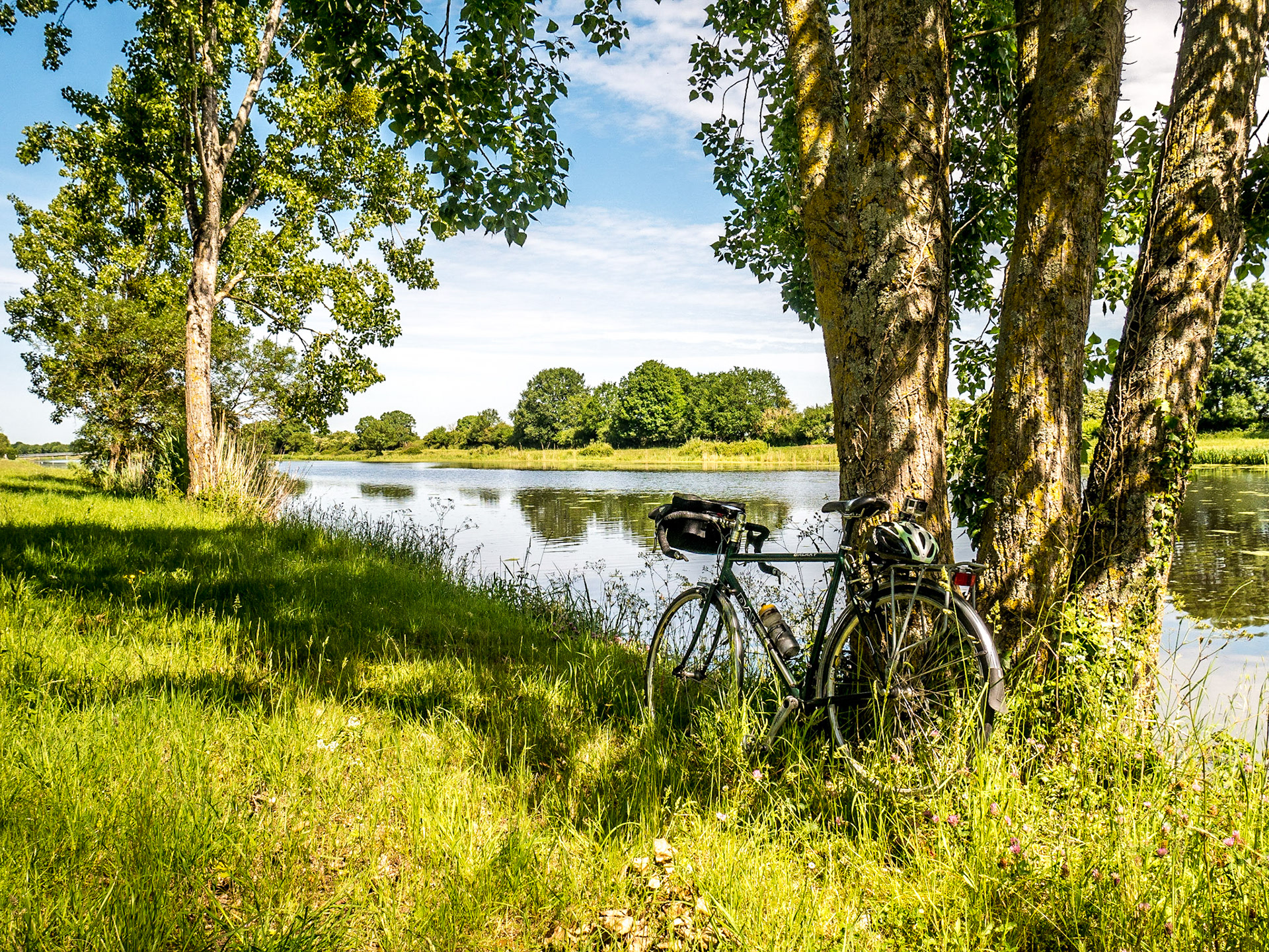 Along the Canal maritime de la Basse-Loire, 22 May 2017