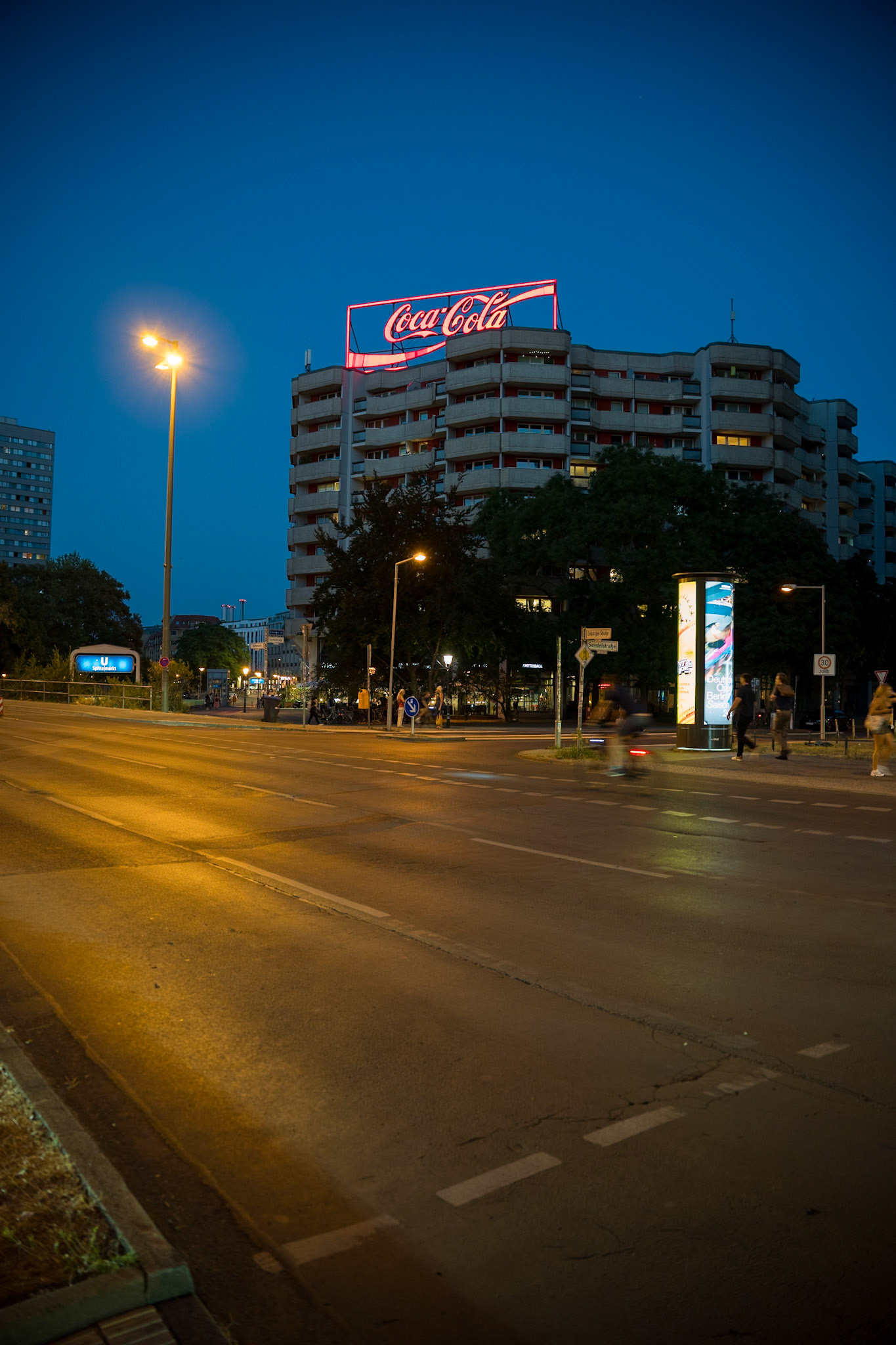 28mm f/2.8