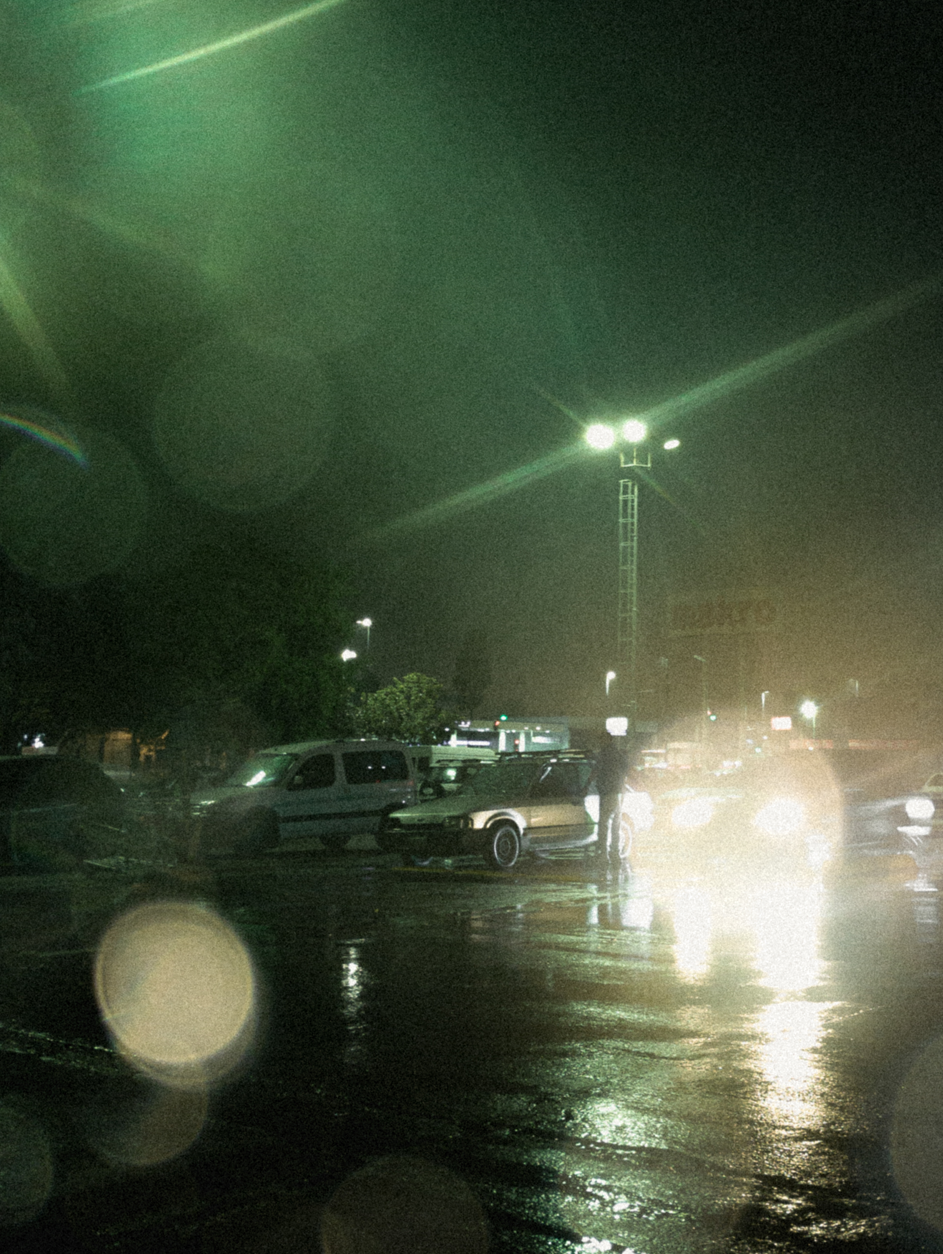 4.26mm - f/1.8 - 1/3- iso 400