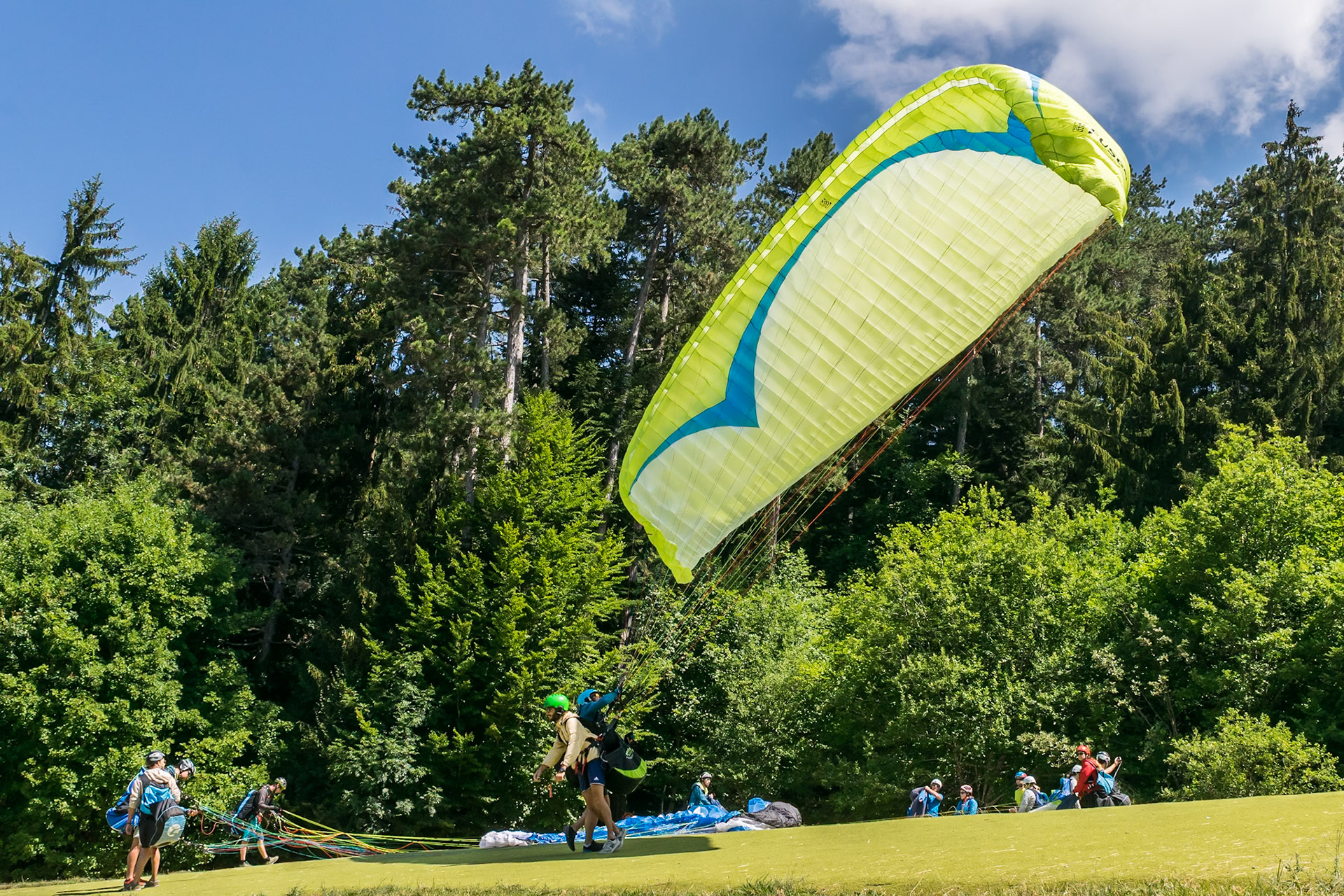 Annecy, France. 11th July, 2018. Paragliding start at Annecy Lac Credit: Fabrice Jolivet