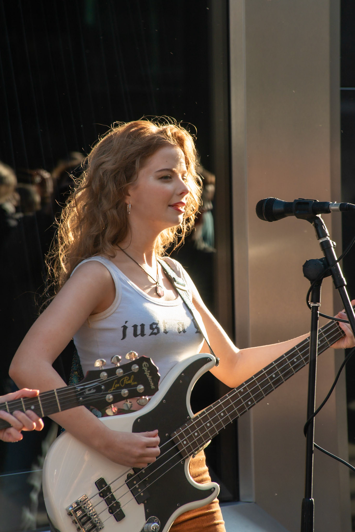 Dublin, Ireland. 28th November, 2018. Dea Matrona Busking in Grafton Street great Pop/Rock girls band. Featuring: Mollie McGinn Orlaith Forsythe Mamie McGinn Credit: Fabrice Jolivet