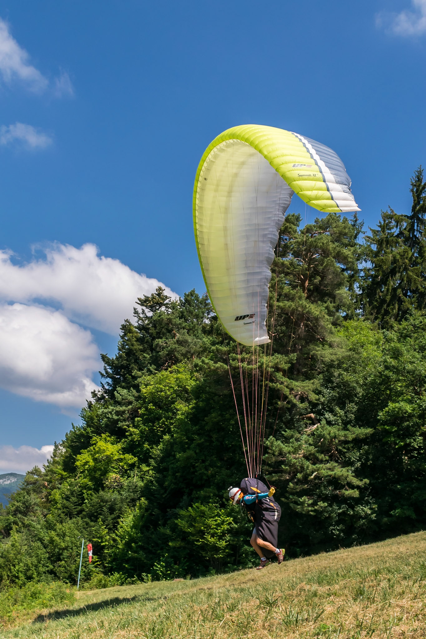 Annecy, France. 11th July, 2018. Paragliding start at Annecy Lac Credit: Fabrice Jolivet
