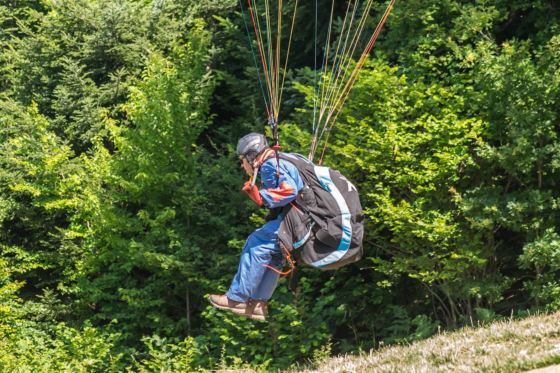 Annecy, France. 11th July, 2018. Paragliding start at Annecy Lac Credit: Fabrice Jolivet