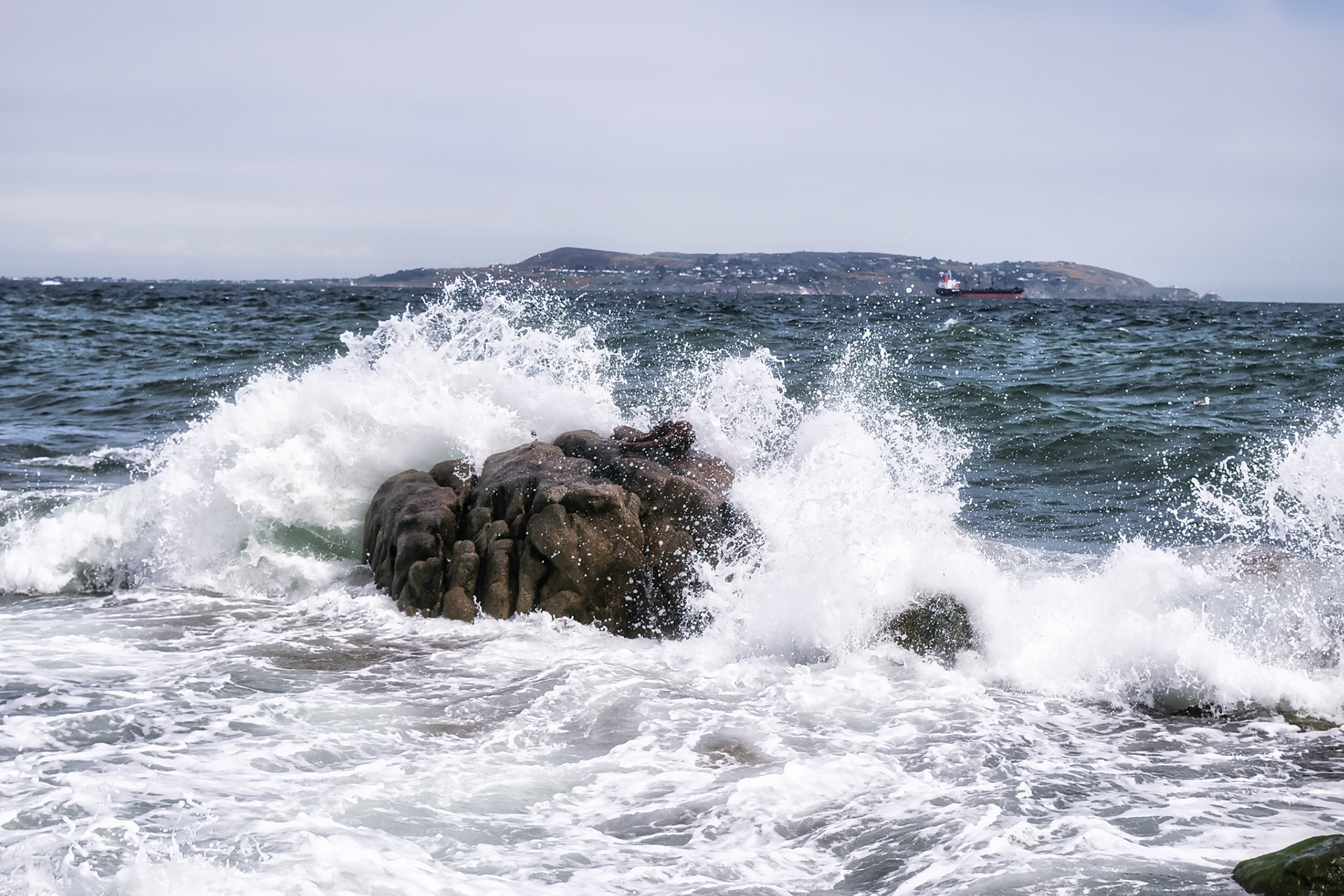 Bad weather big wave Sandycove Dun laoghaire