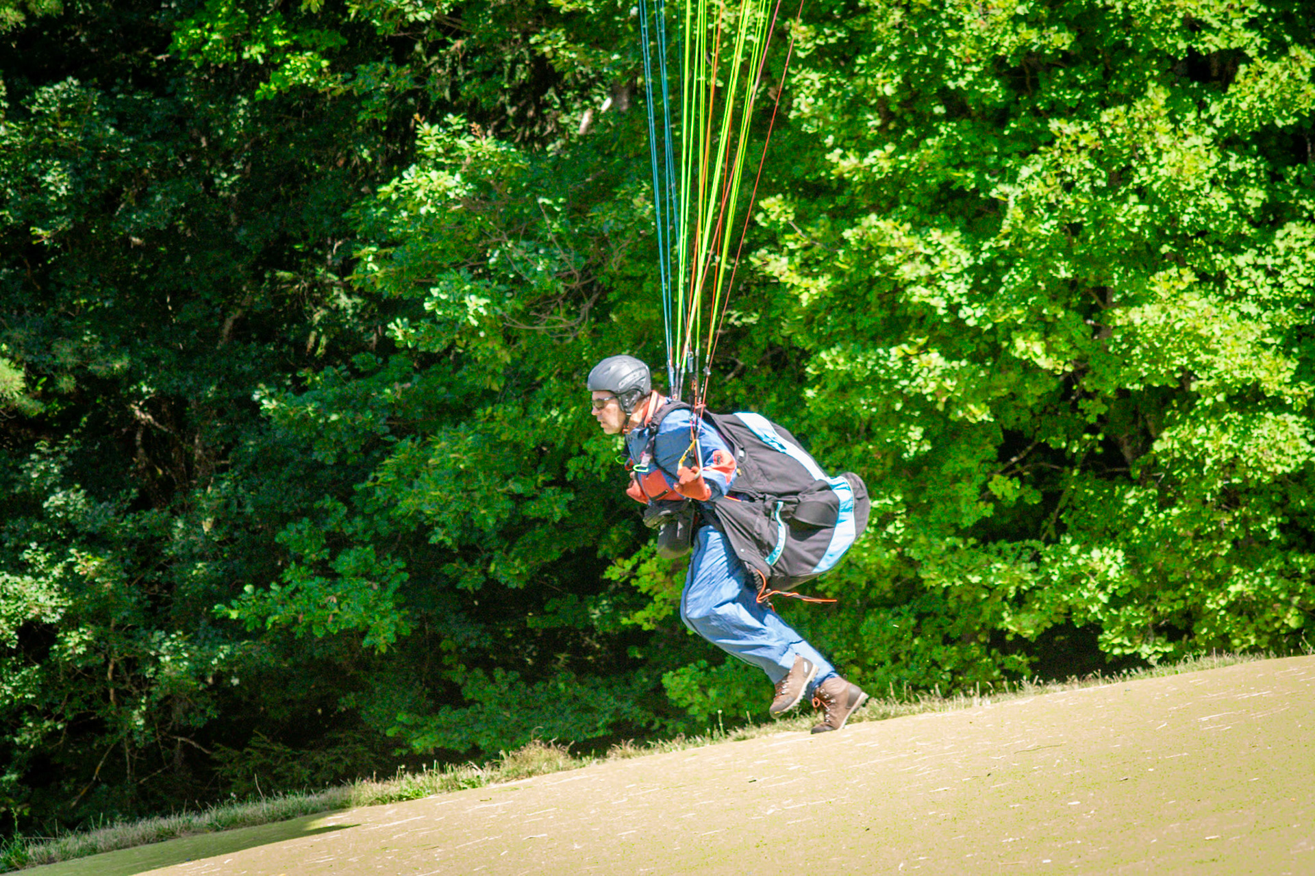 Annecy, France. 11th July, 2018. Paragliding start at Annecy Lac Credit: Fabrice Jolivet