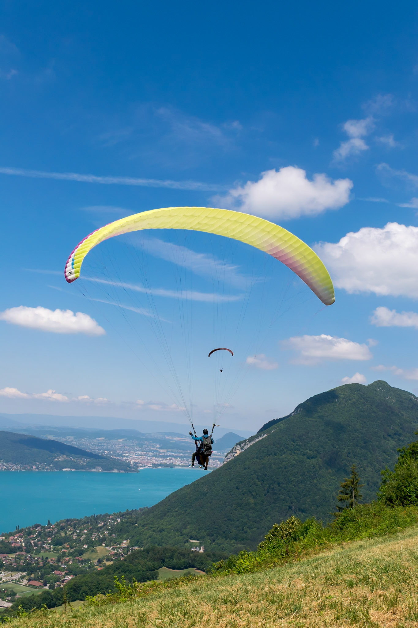 Annecy, France. 11th July, 2018. Paragliding start at Annecy Lac Credit: Fabrice Jolivet