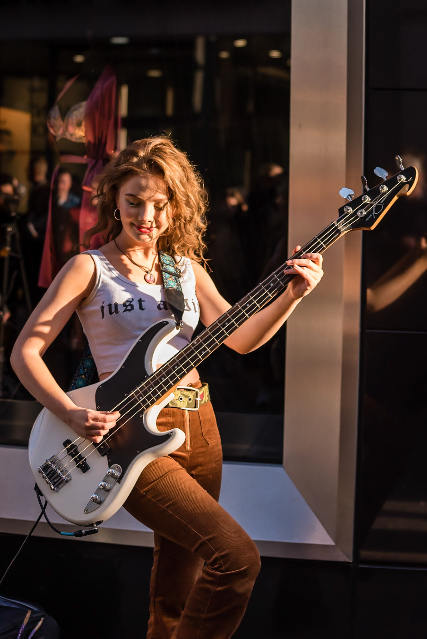 Dublin, Ireland. 28th November, 2018. Dea Matrona Busking in Grafton Street great Pop/Rock girls band. Featuring: Mollie McGinn Orlaith Forsythe Mamie McGinn Credit: Fabrice Jolivet
