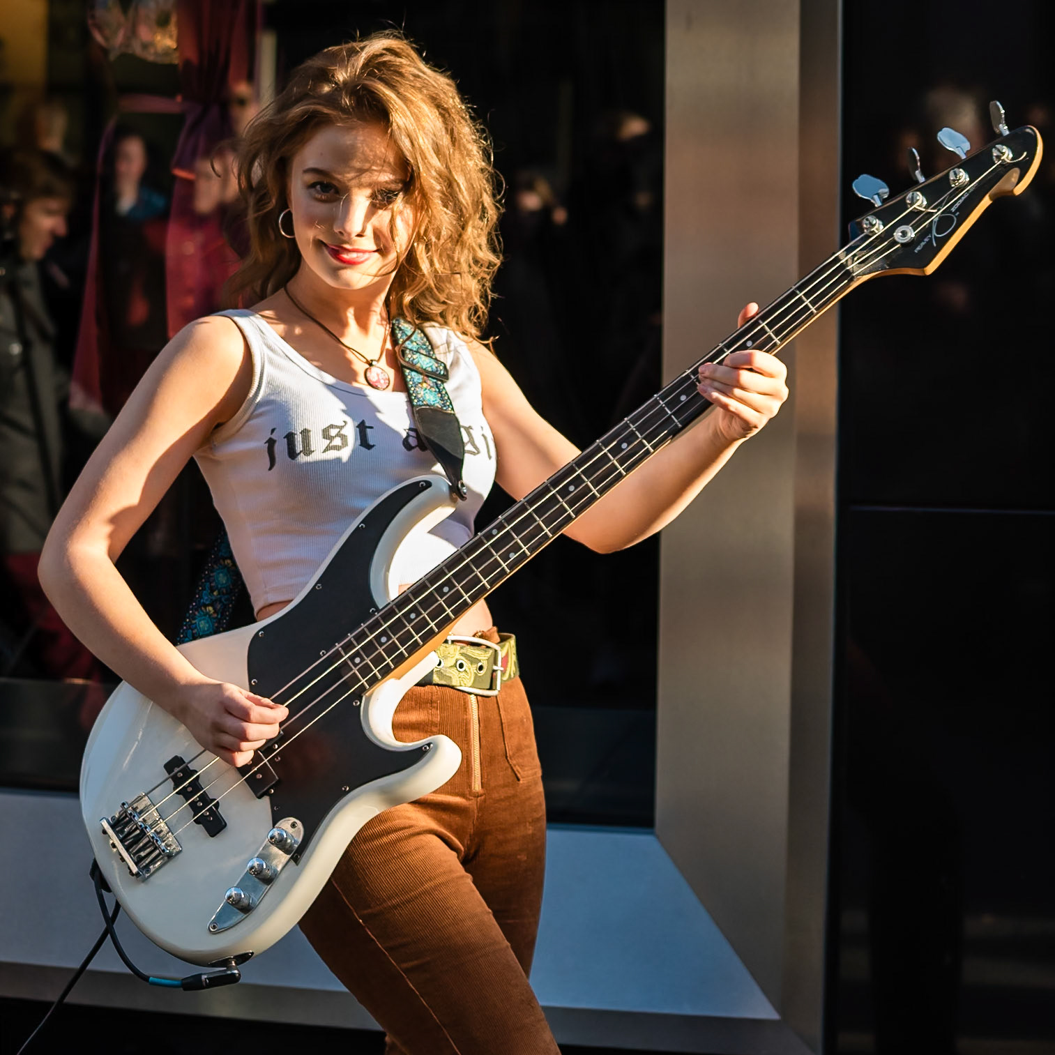 Dublin, Ireland. 28th November, 2018. Dea Matrona Busking in Grafton Street great Pop/Rock girls band. Featuring: Mollie McGinn Orlaith Forsythe Mamie McGinn Credit: Fabrice Jolivet