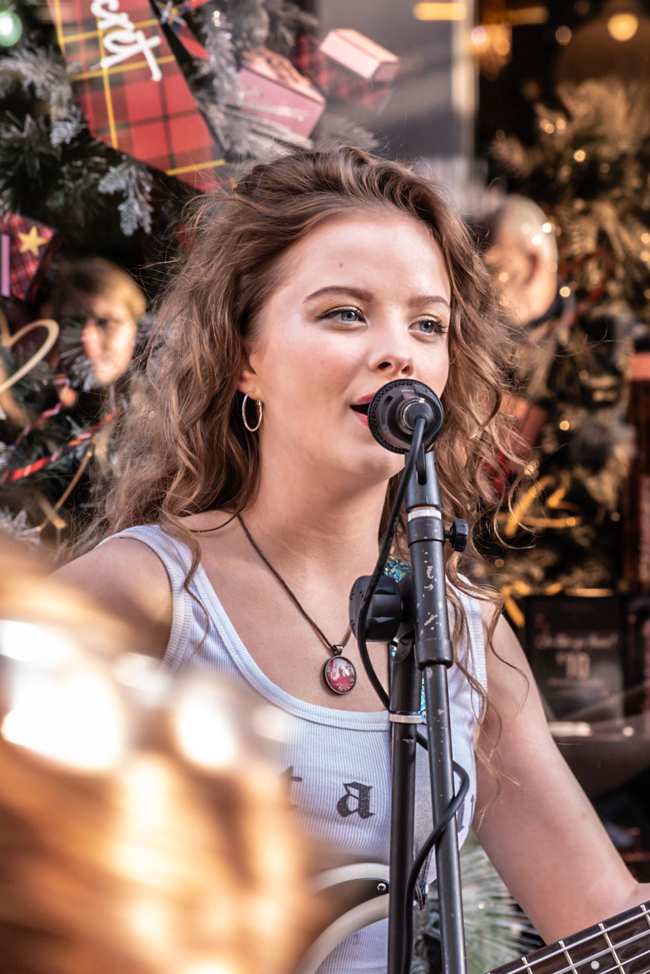 Dublin, Ireland. 28th November, 2018. Dea Matrona Busking in Grafton Street great Pop/Rock girls band. Featuring: Mollie McGinn Orlaith Forsythe Mamie McGinn Credit: Fabrice Jolivet