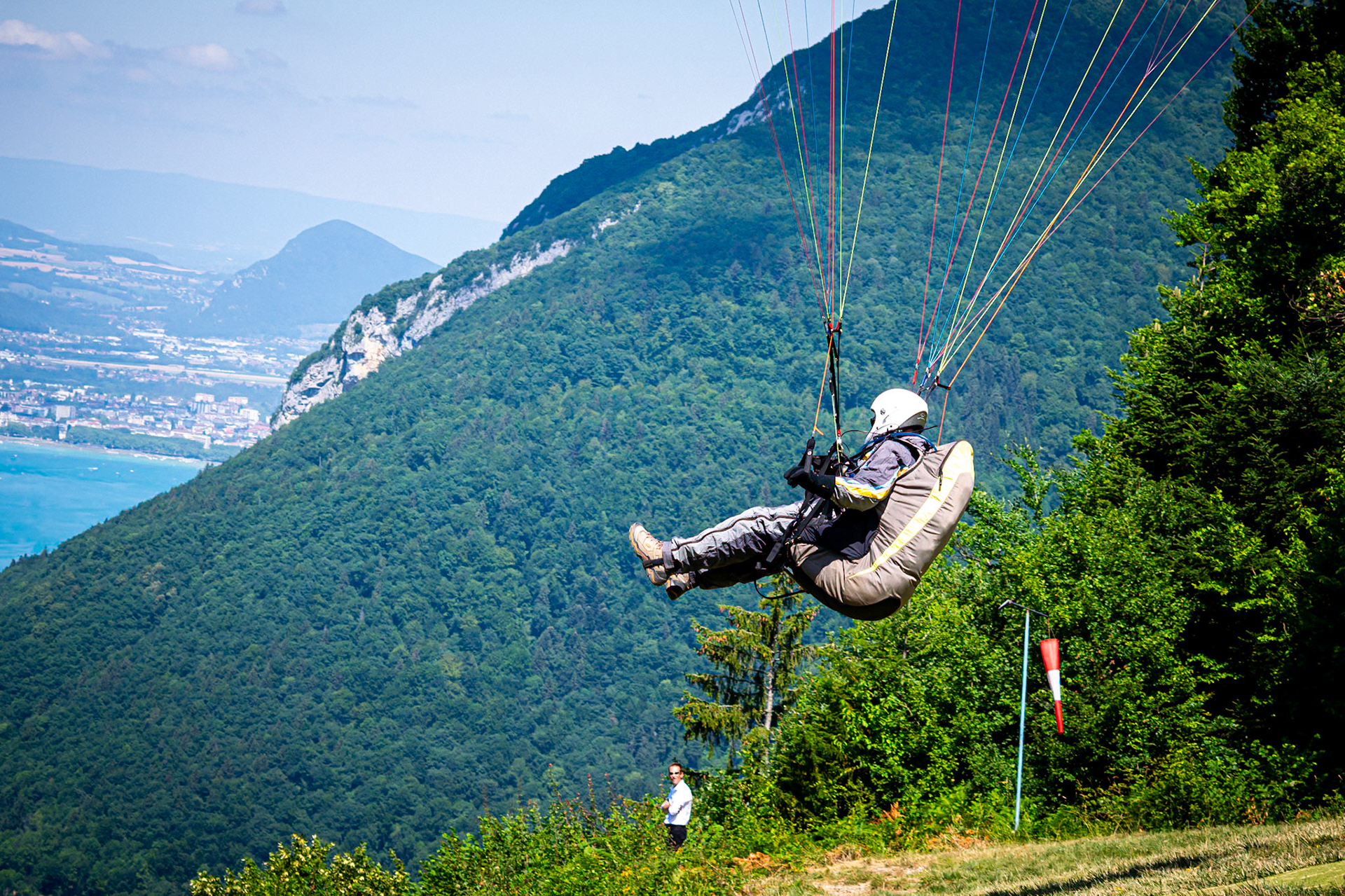 Annecy, France. 11th July, 2018. Paragliding start at Annecy Lac Credit: Fabrice Jolivet
