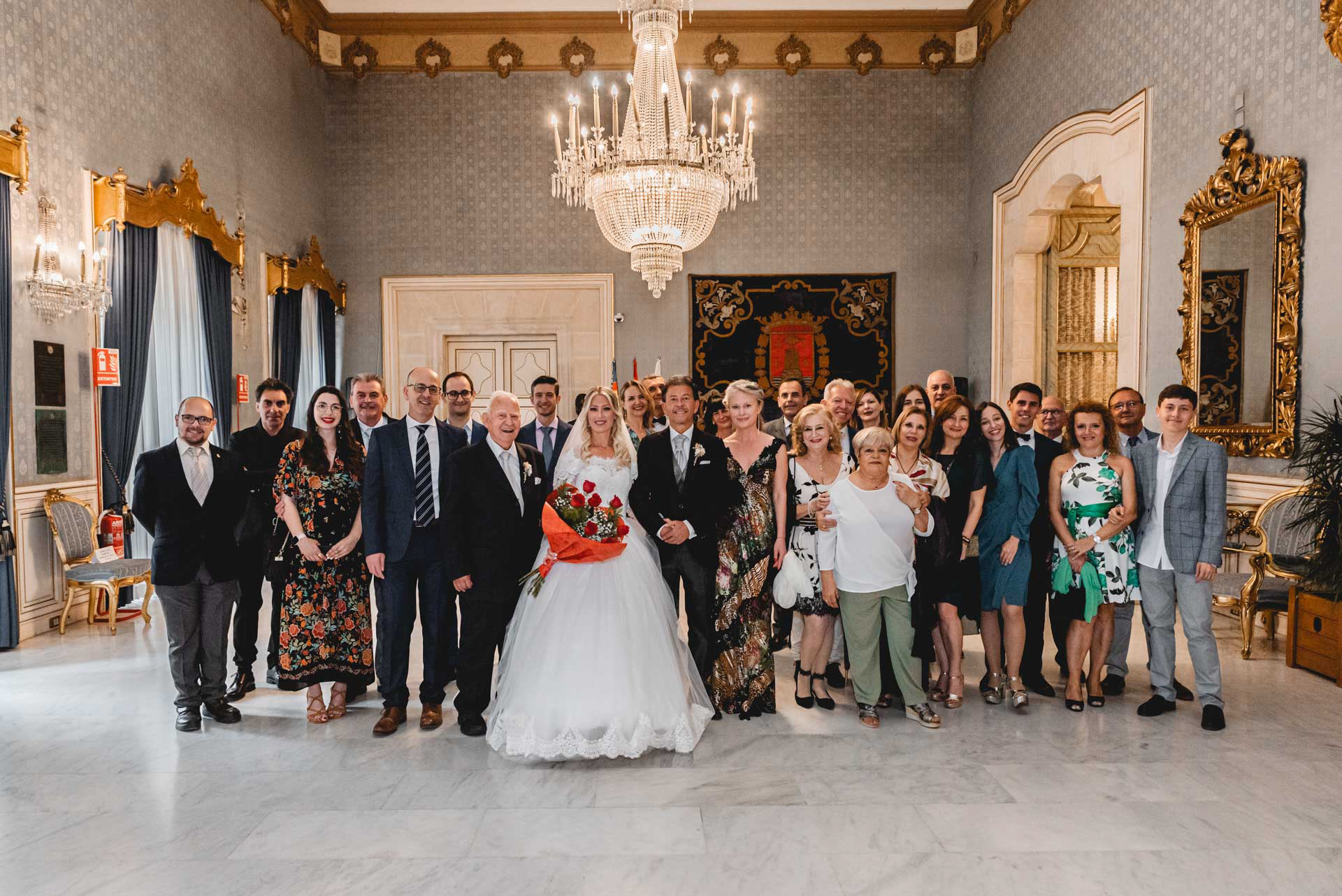 fotógrafo de bodas en el ayuntamiento  alicante 