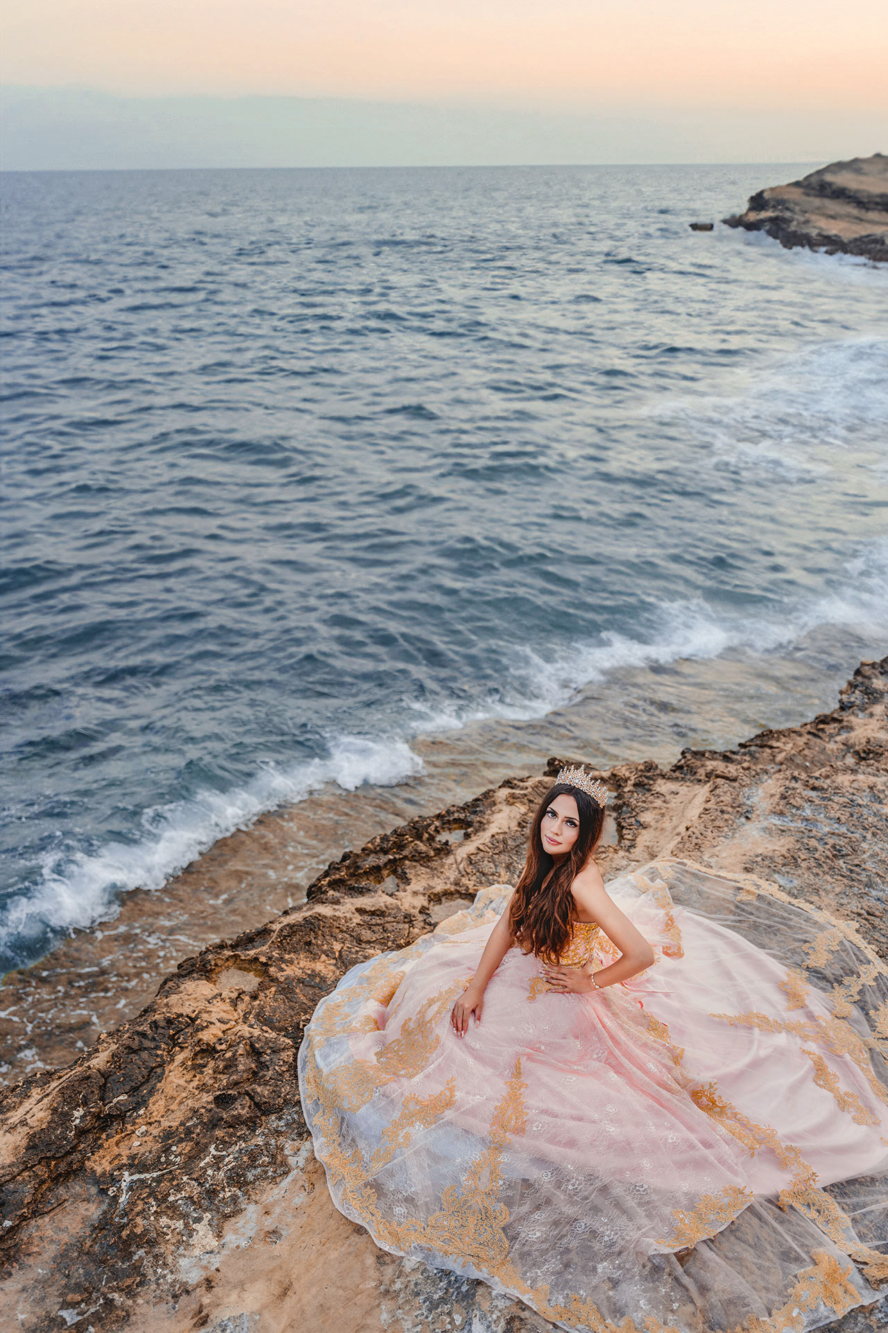 Sesionsesion de fotos de 15 años en Alicante de fotos quinceanera en la playa Cabo de la Huerta Alicante