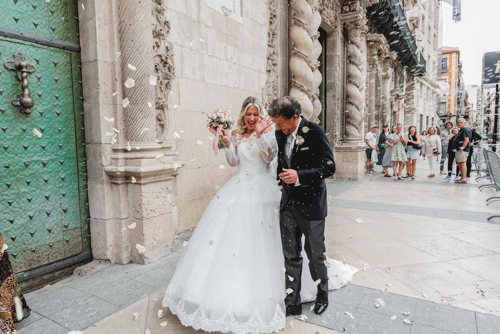 fotógrafo de bodas en el ayuntamiento  alicante 