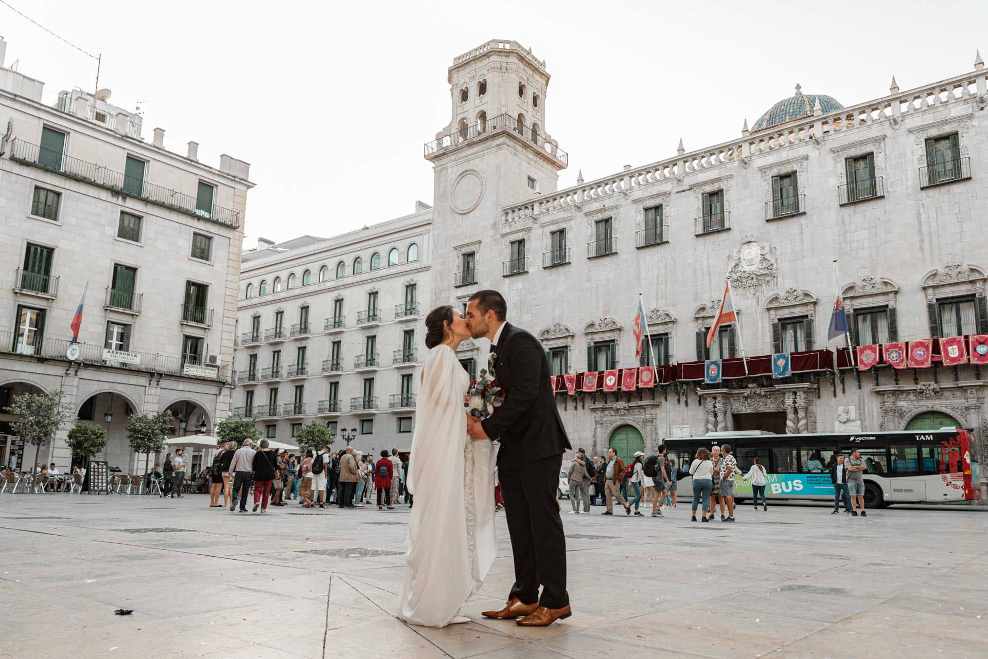 Fotógrafo de bodas en el ayuntamiento de Alicante
