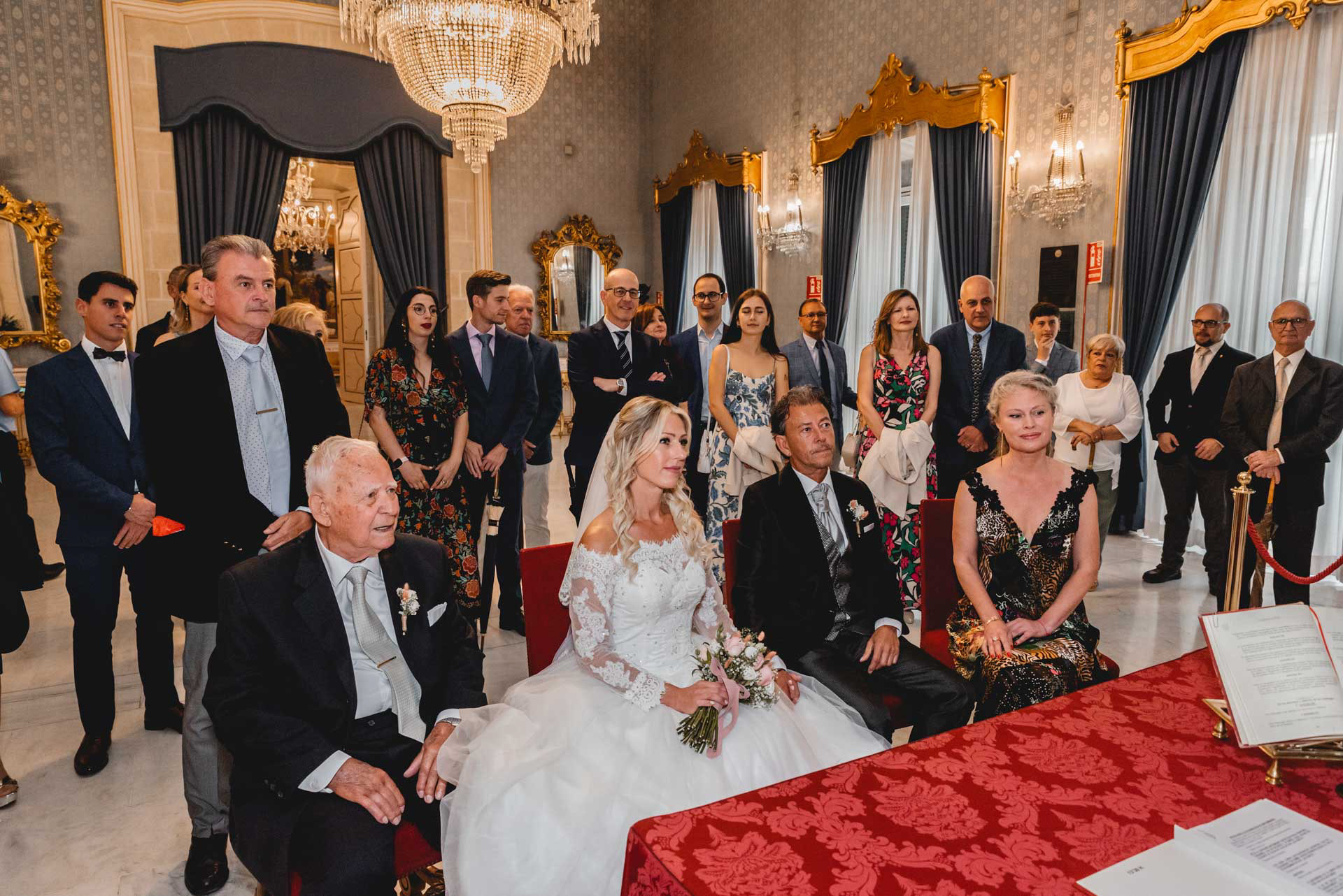fotógrafo de bodas en el ayuntamiento  alicante 