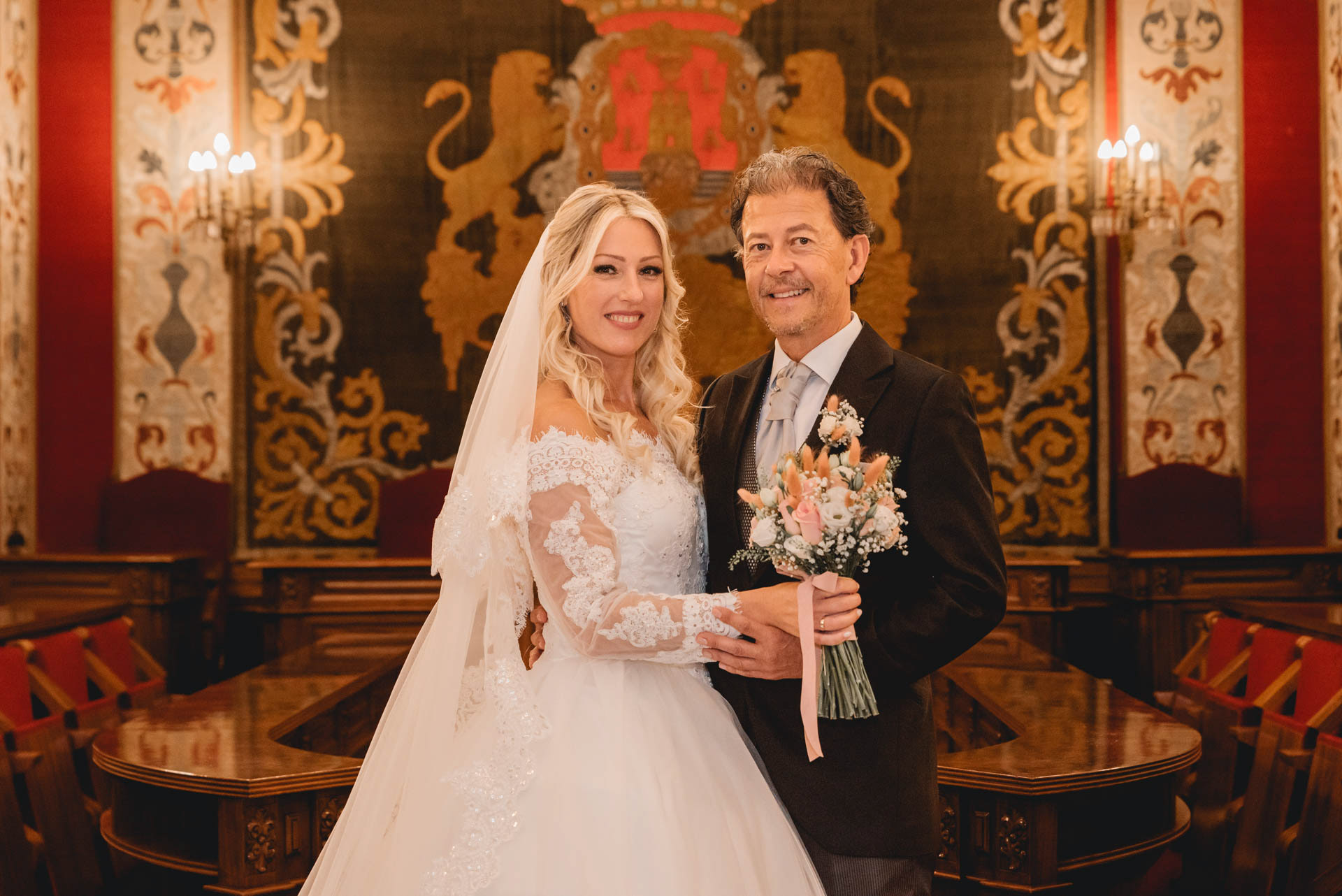 fotógrafo de bodas en el ayuntamiento  alicante 
