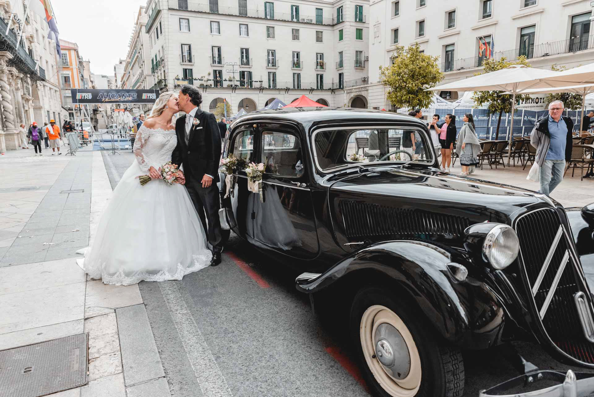 fotógrafo de bodas en el ayuntamiento  alicante 