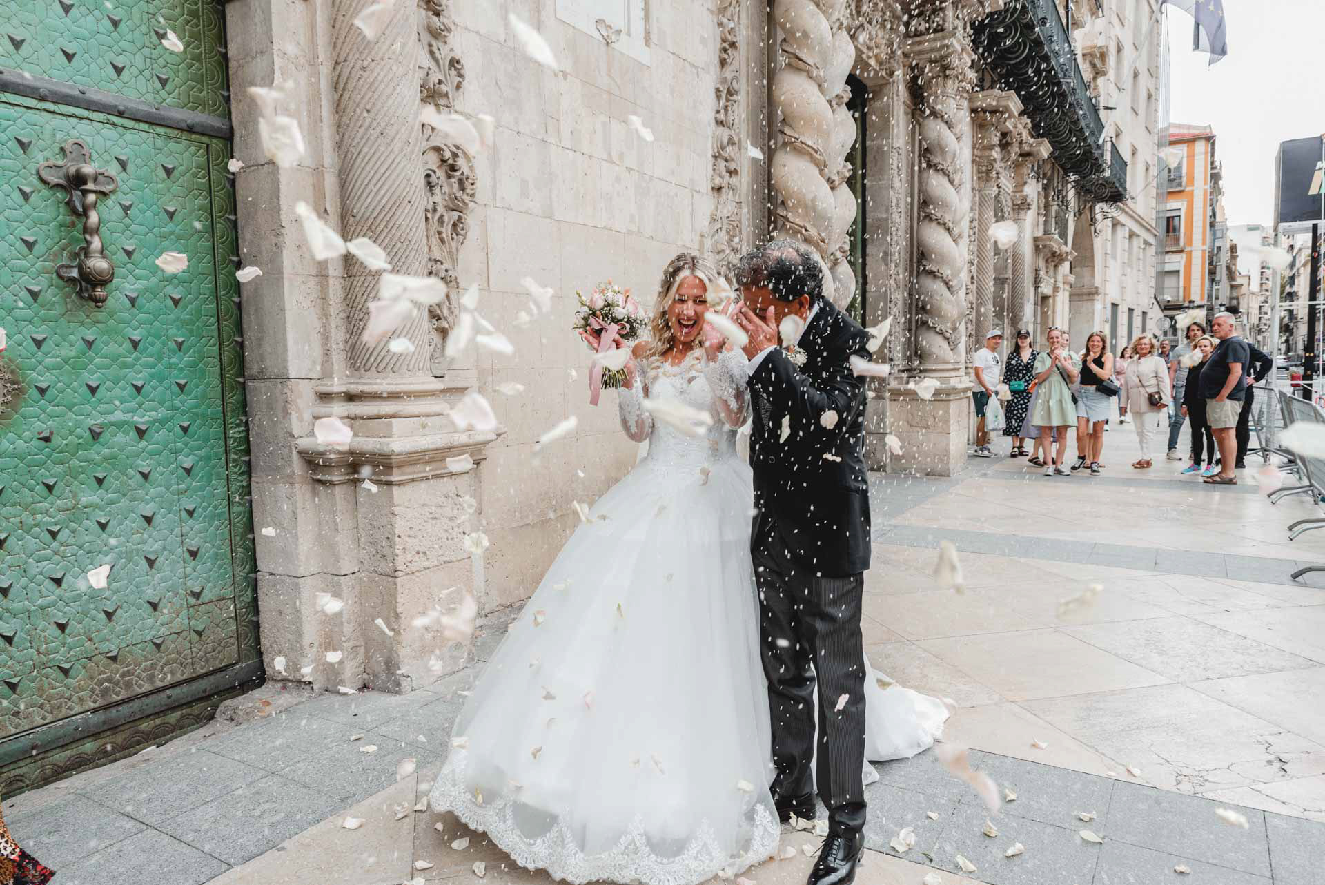 fotógrafo de bodas en el ayuntamiento  alicante 