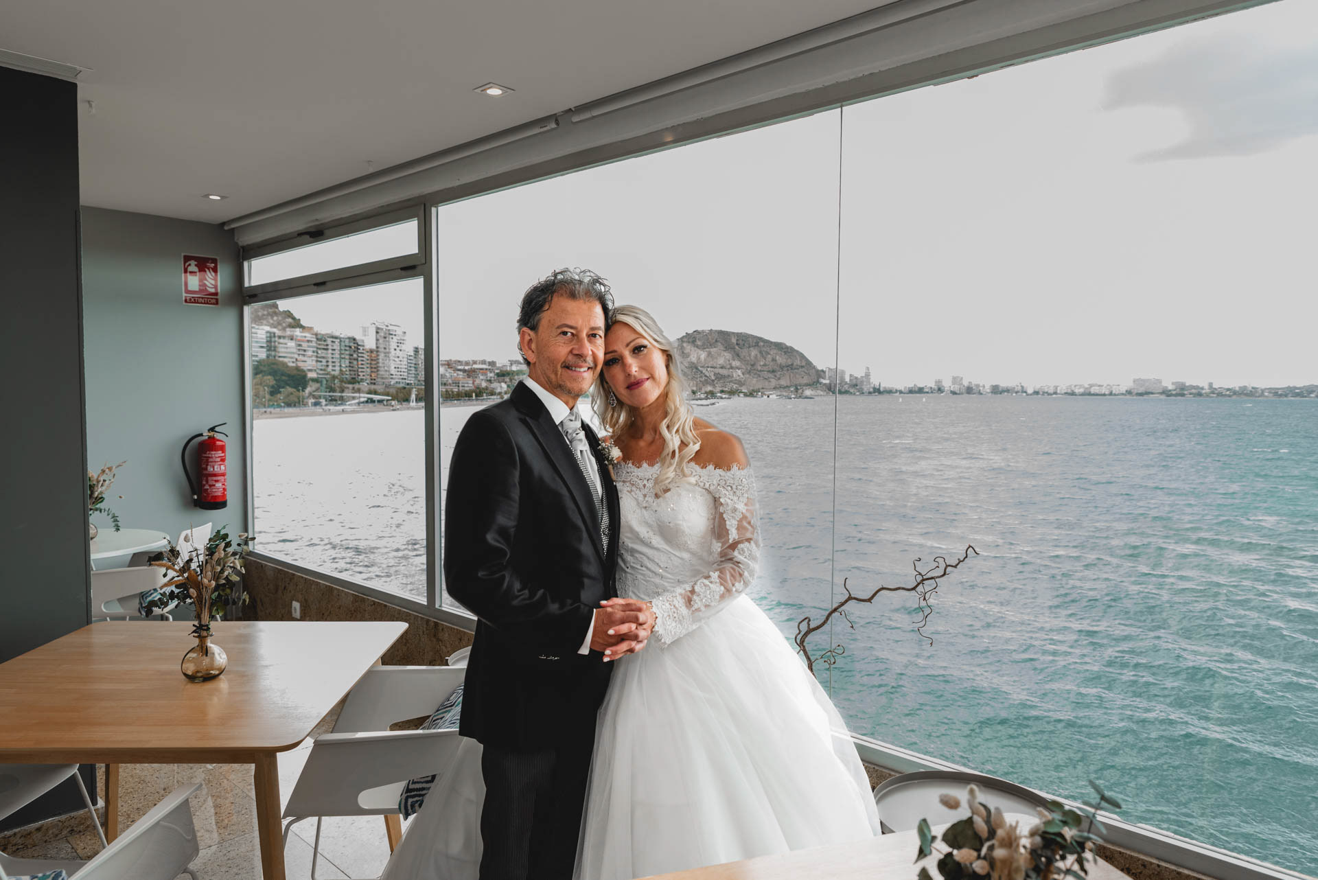 fotógrafo de bodas en el ayuntamiento  alicante 