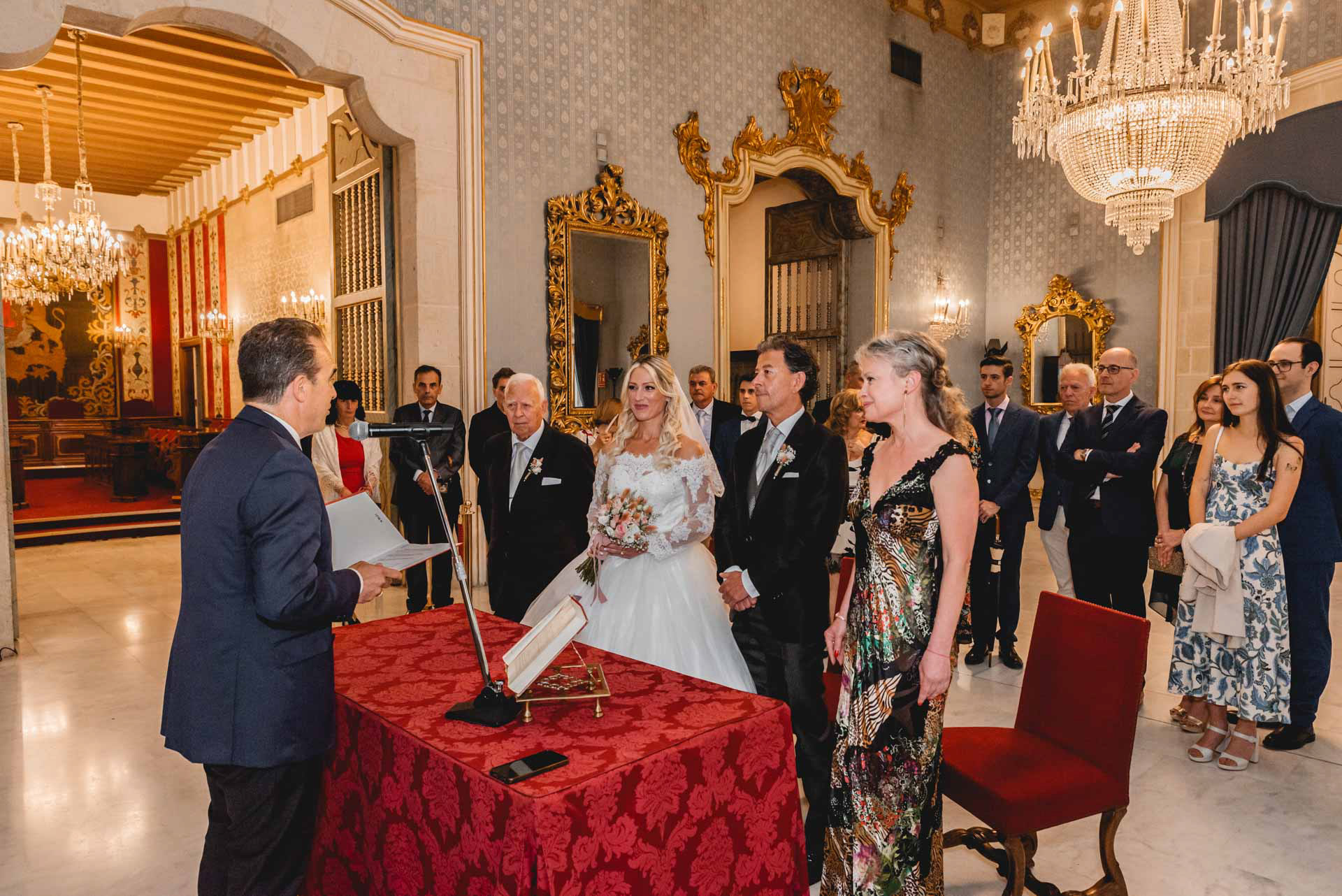 fotógrafo de bodas en el ayuntamiento  alicante 