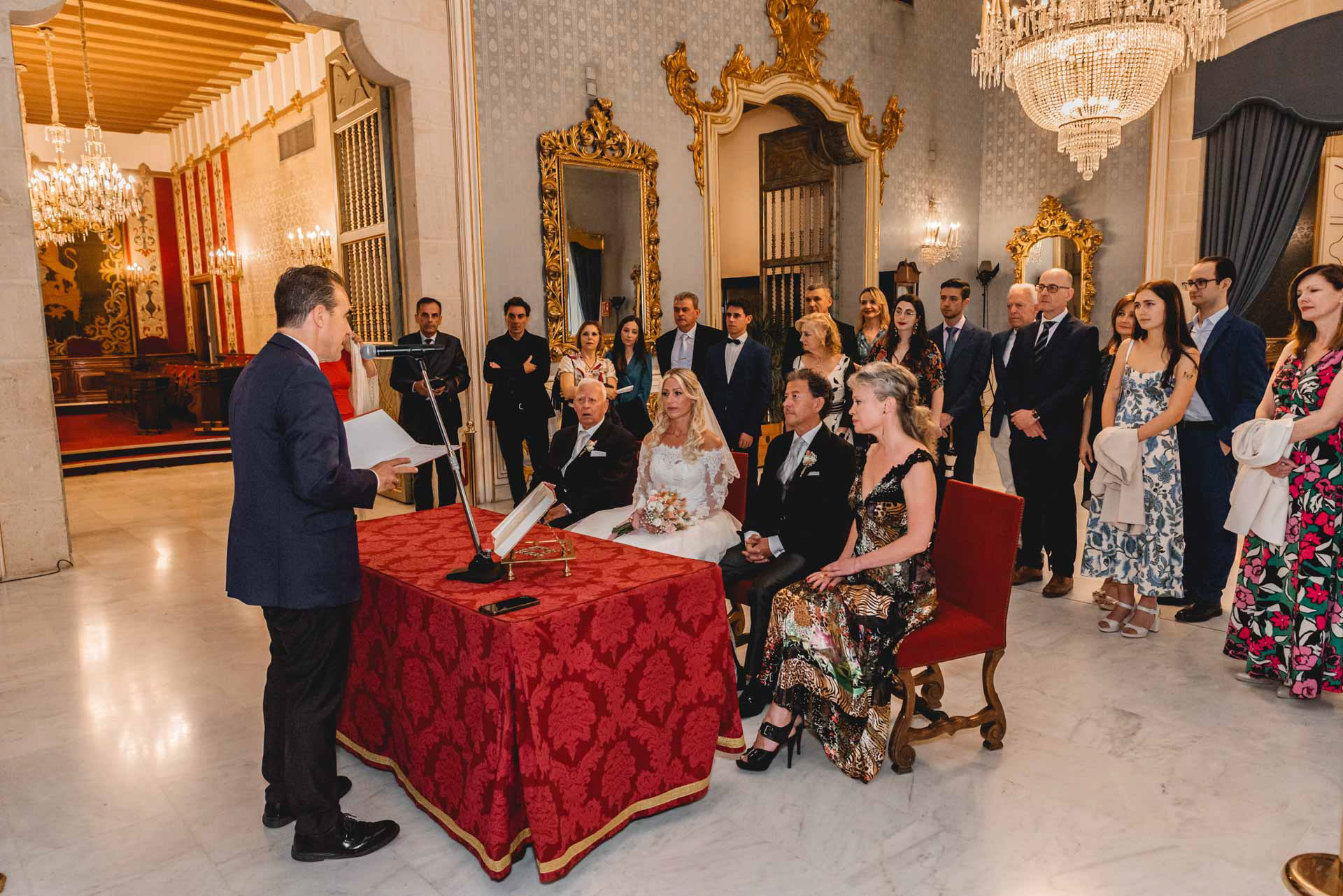 fotógrafo de bodas en el ayuntamiento  alicante 