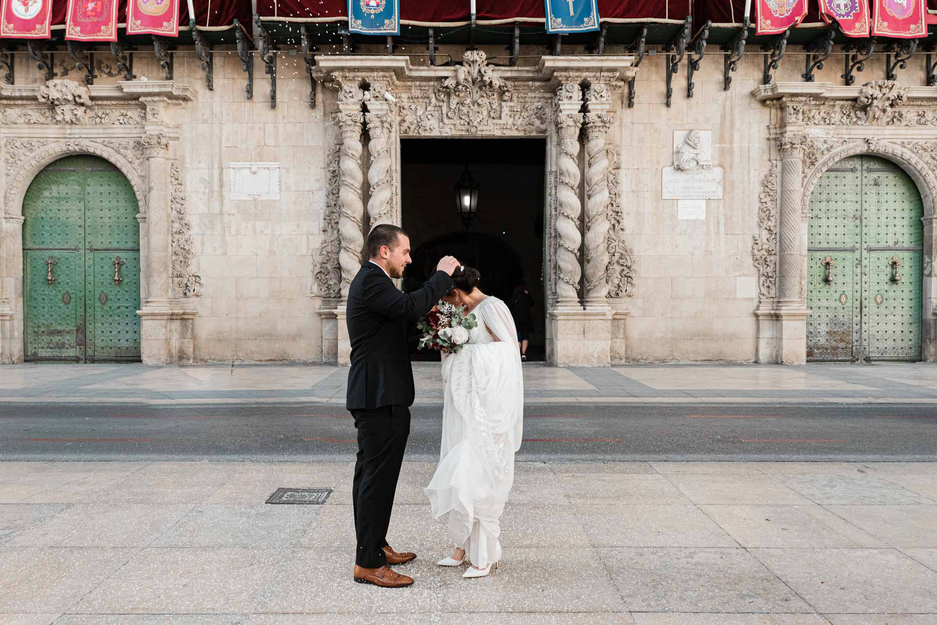 Fotógrafo de bodas en el ayuntamiento de Alicante