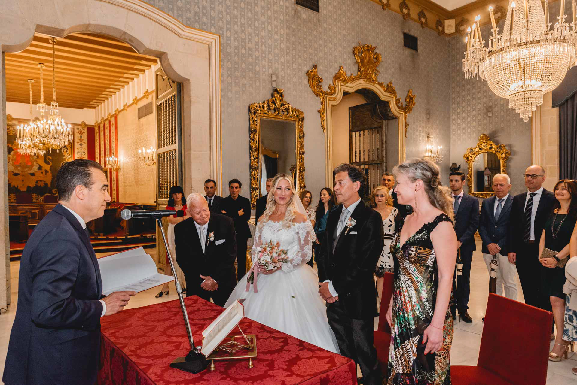 fotógrafo de bodas en el ayuntamiento  alicante 