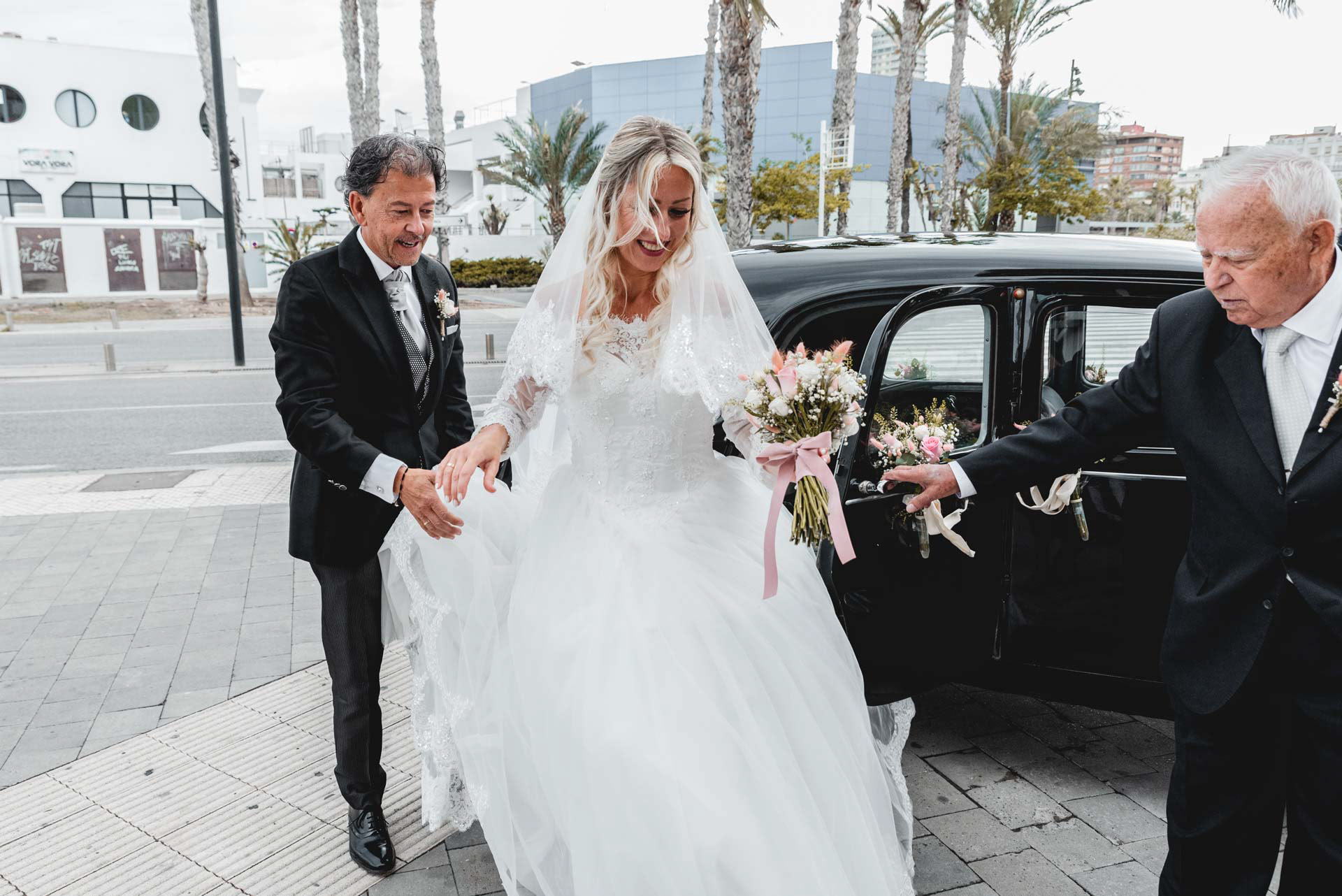 fotógrafo de bodas en el ayuntamiento  alicante 