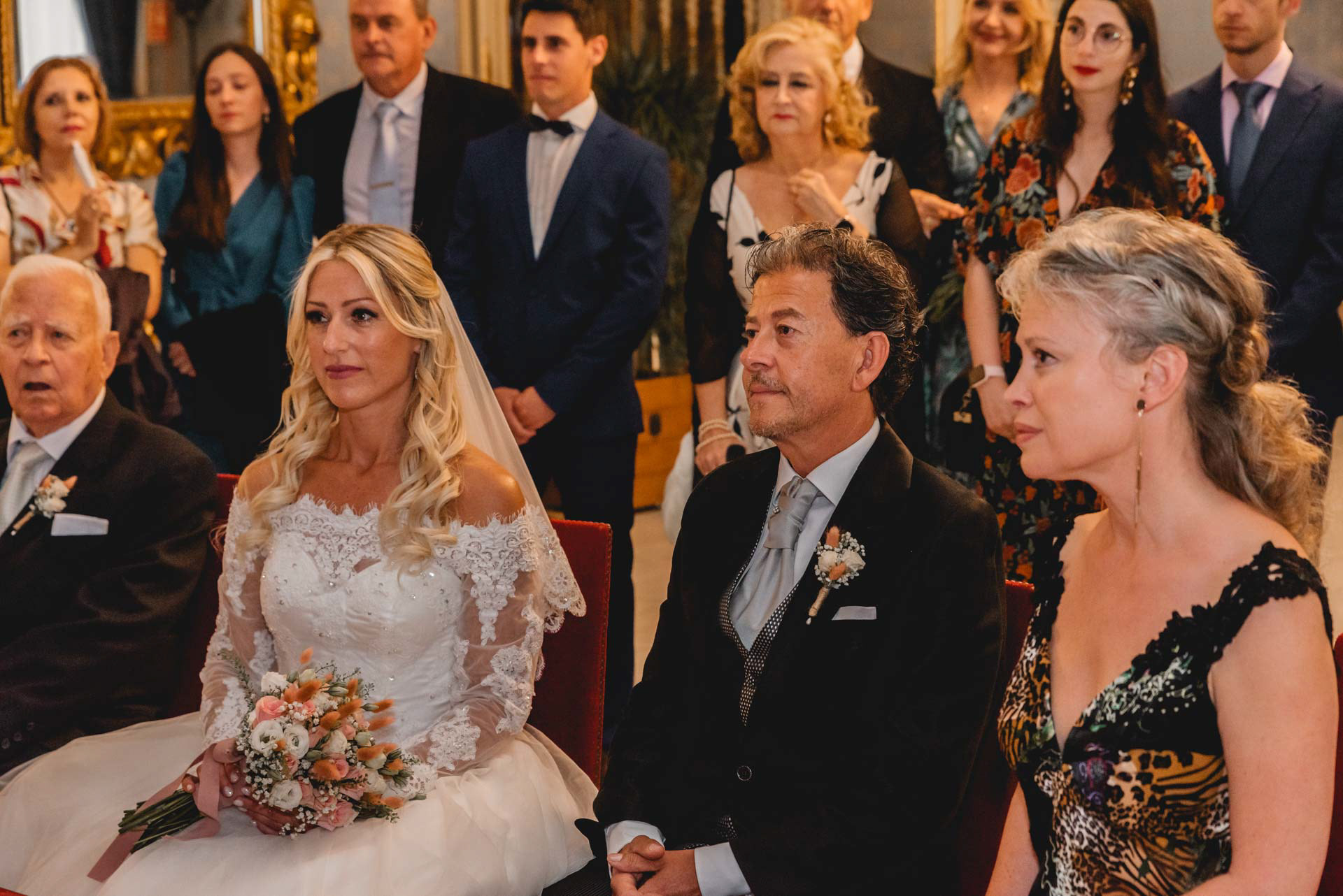 fotógrafo de bodas en el ayuntamiento  alicante 