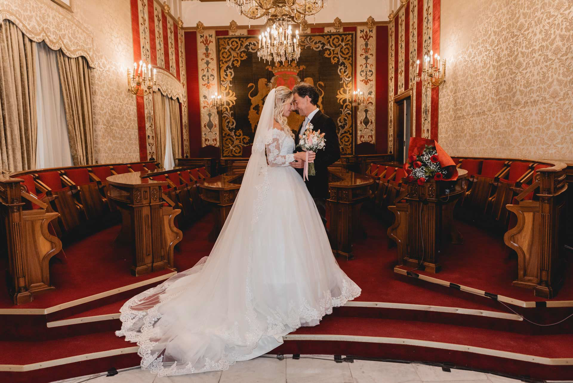 fotógrafo de bodas en el ayuntamiento  alicante 