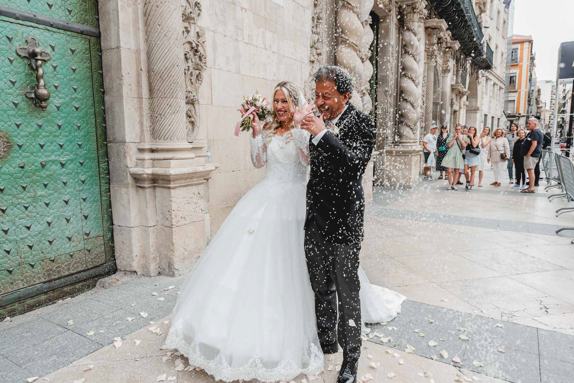 fotógrafo de bodas en el ayuntamiento  alicante 